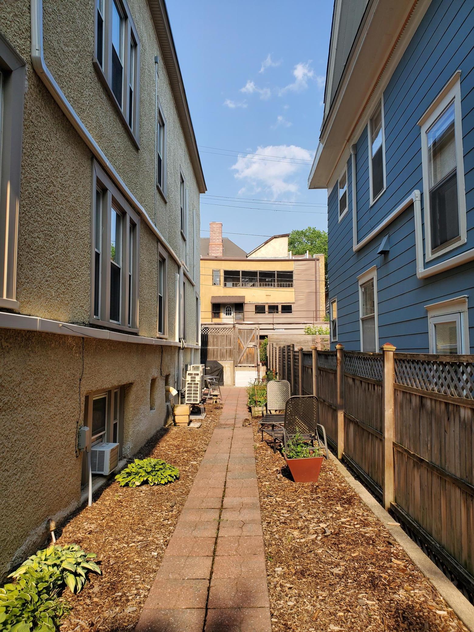 2011 Emerson Avenue S Unit: 201