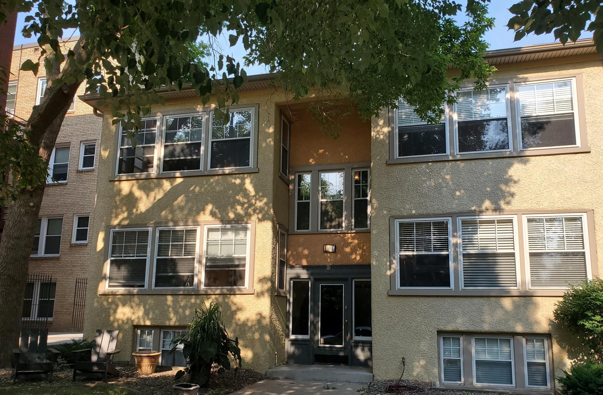 2011 Emerson Avenue S Unit: 201