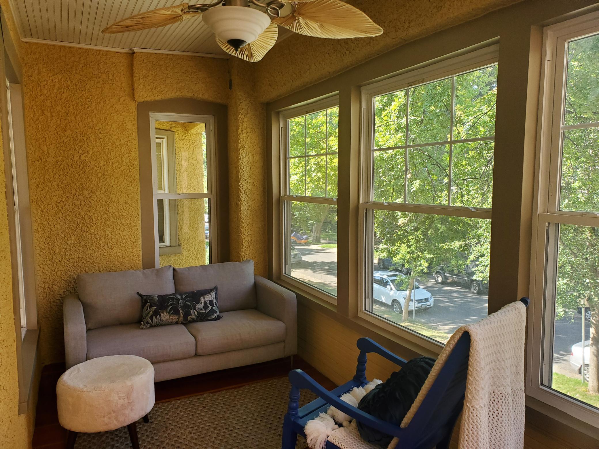 2011 Emerson Avenue S Unit: 201