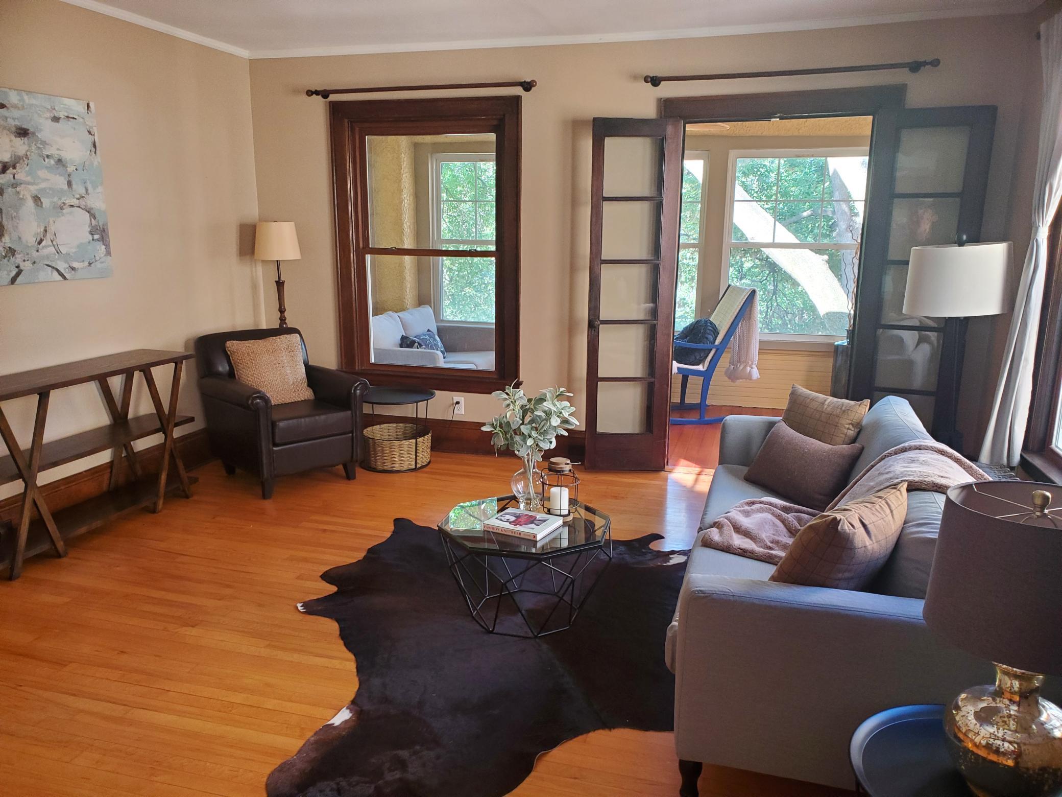 2011 Emerson Avenue S Unit: 201