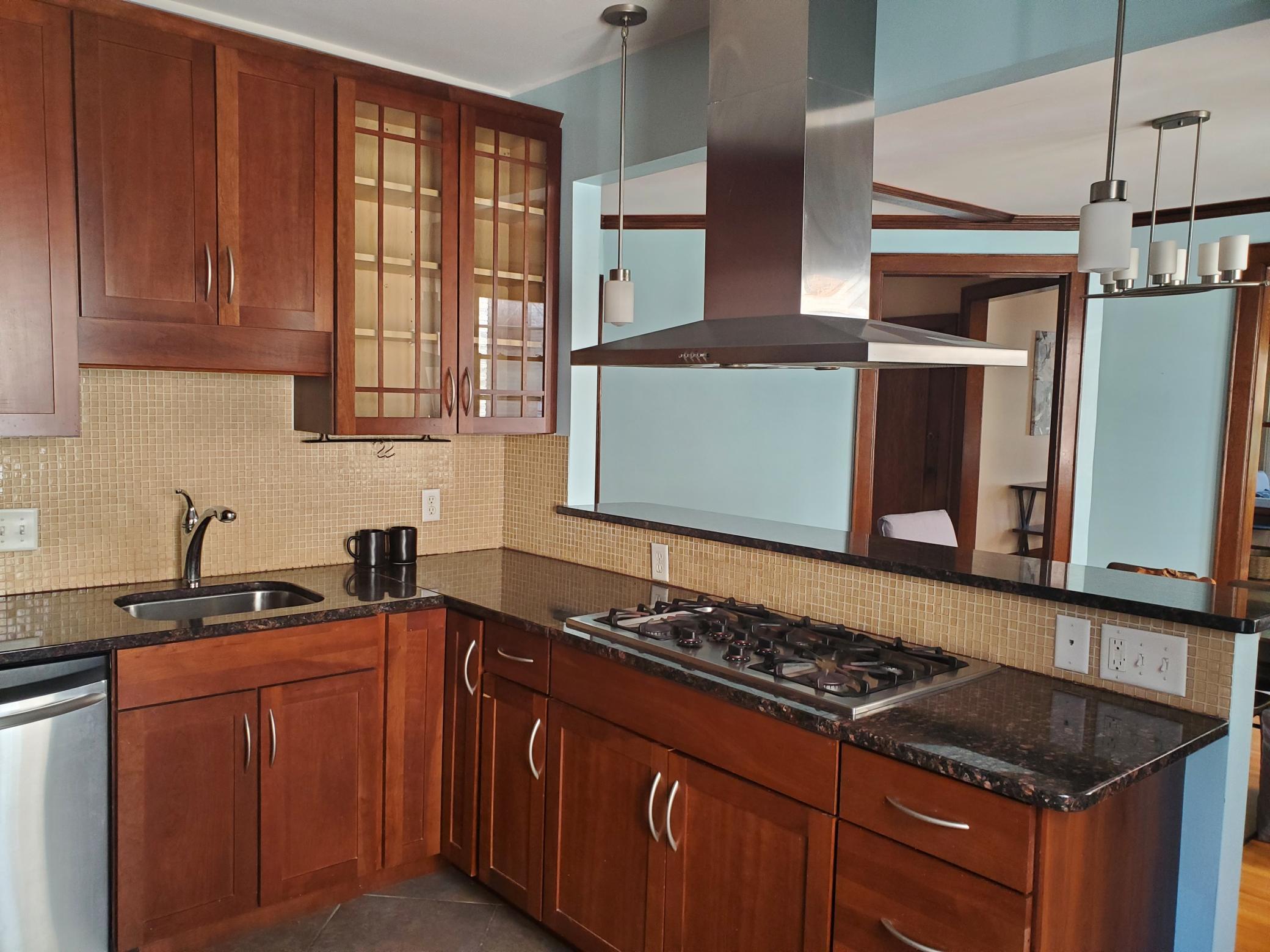 2011 Emerson Avenue S Unit: 201