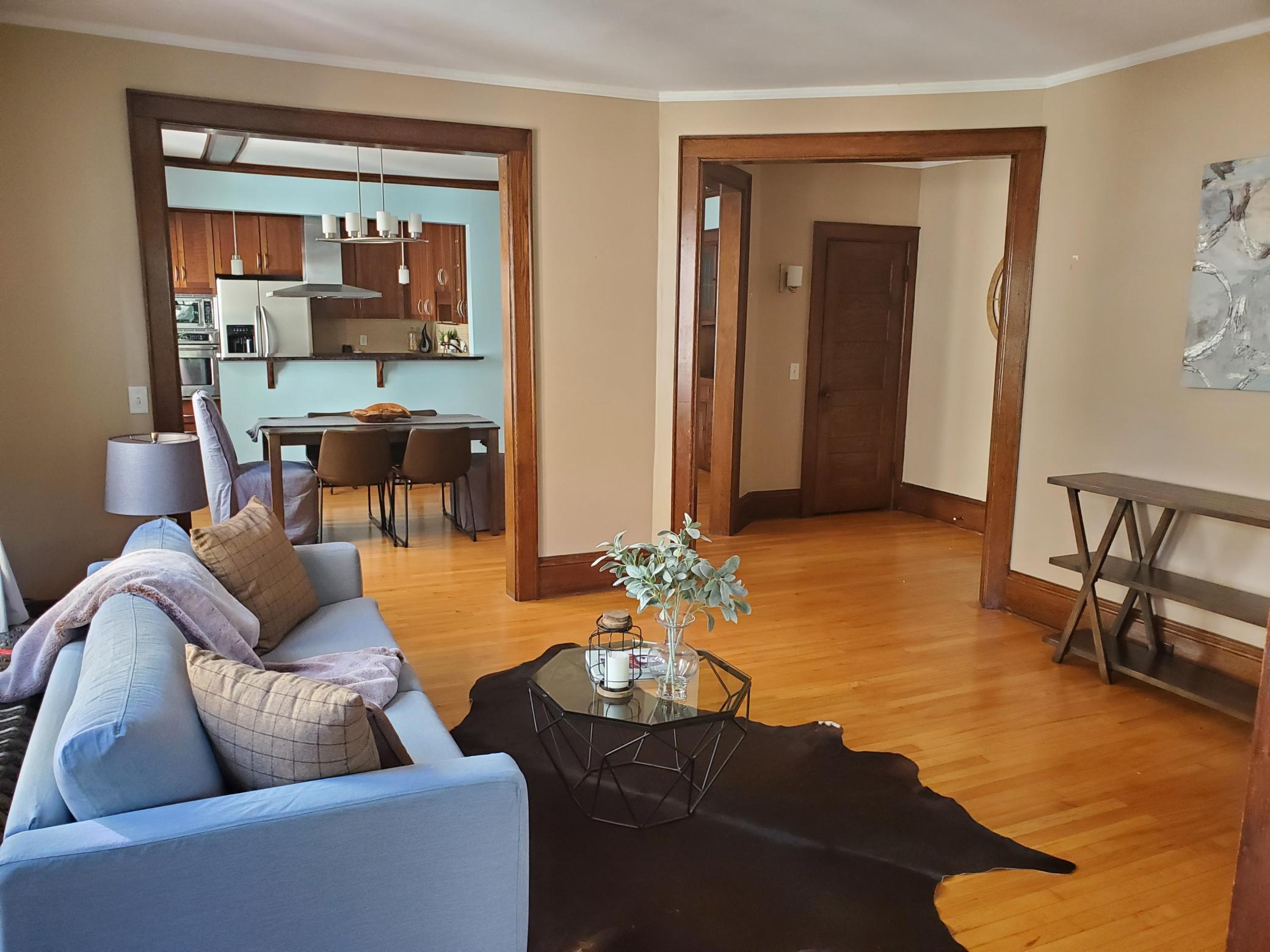 2011 Emerson Avenue S Unit: 201