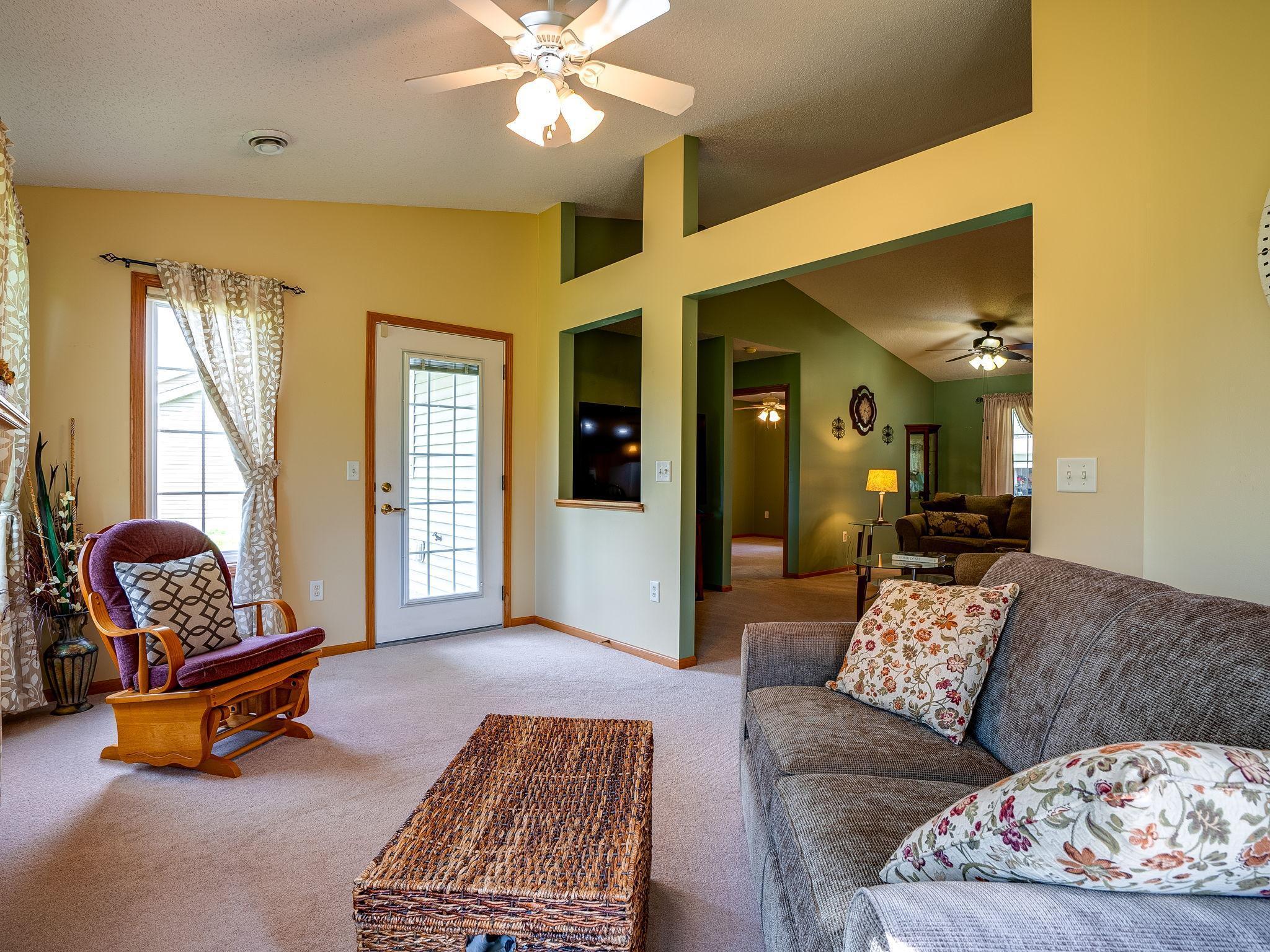 7758 Palisades Avenue NE