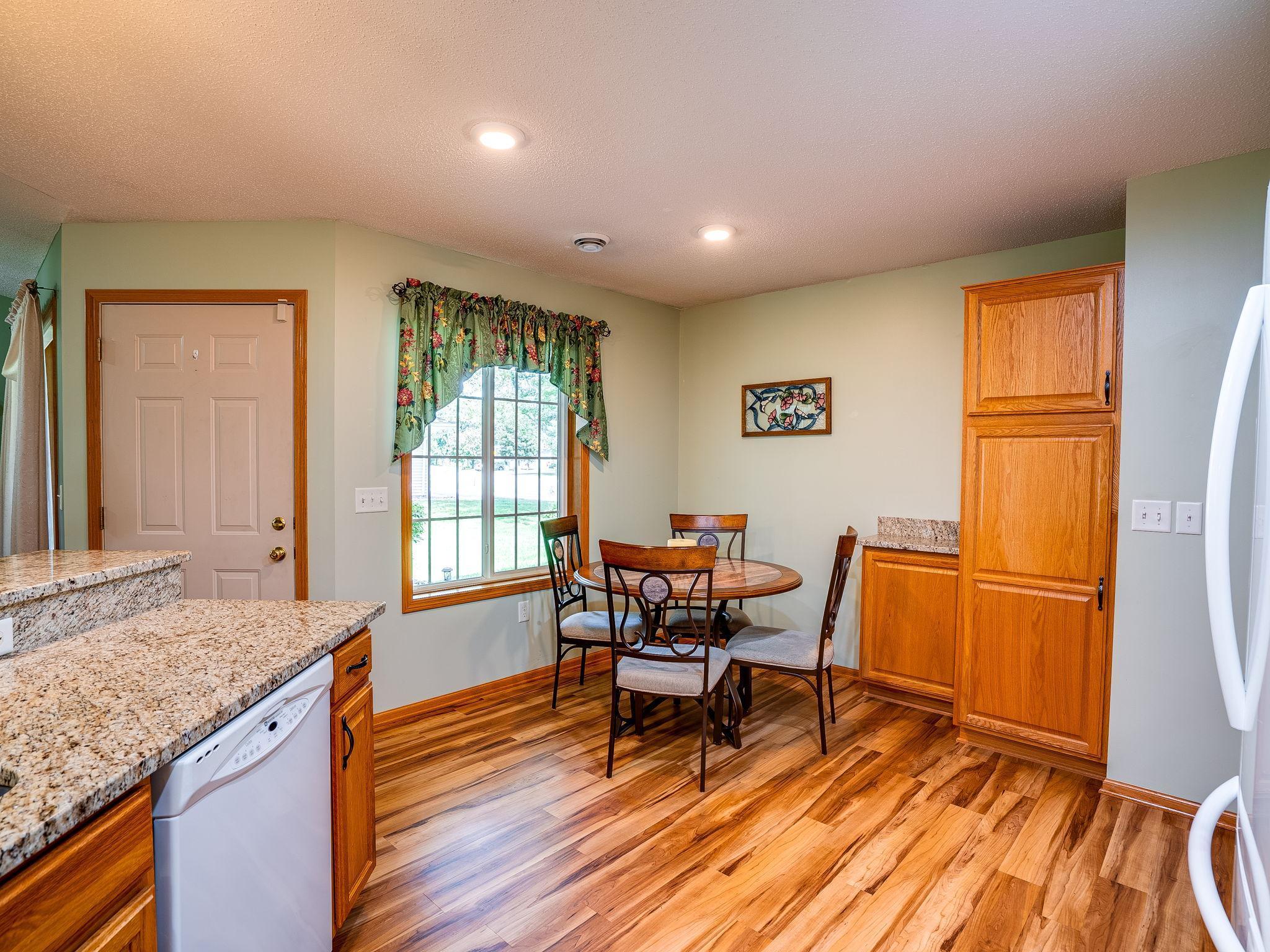 7758 Palisades Avenue NE