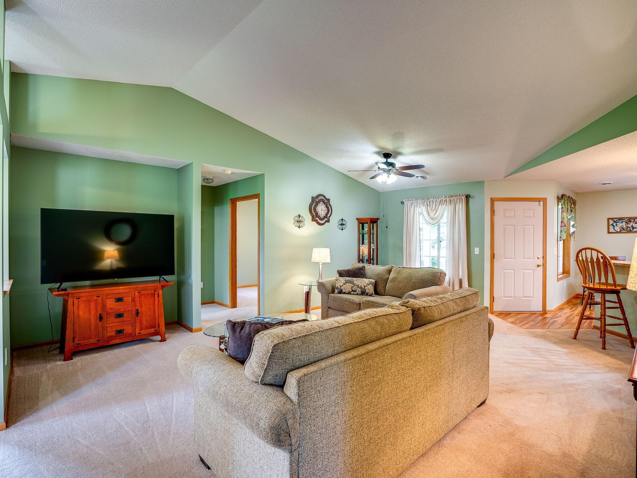 7758 Palisades Avenue NE