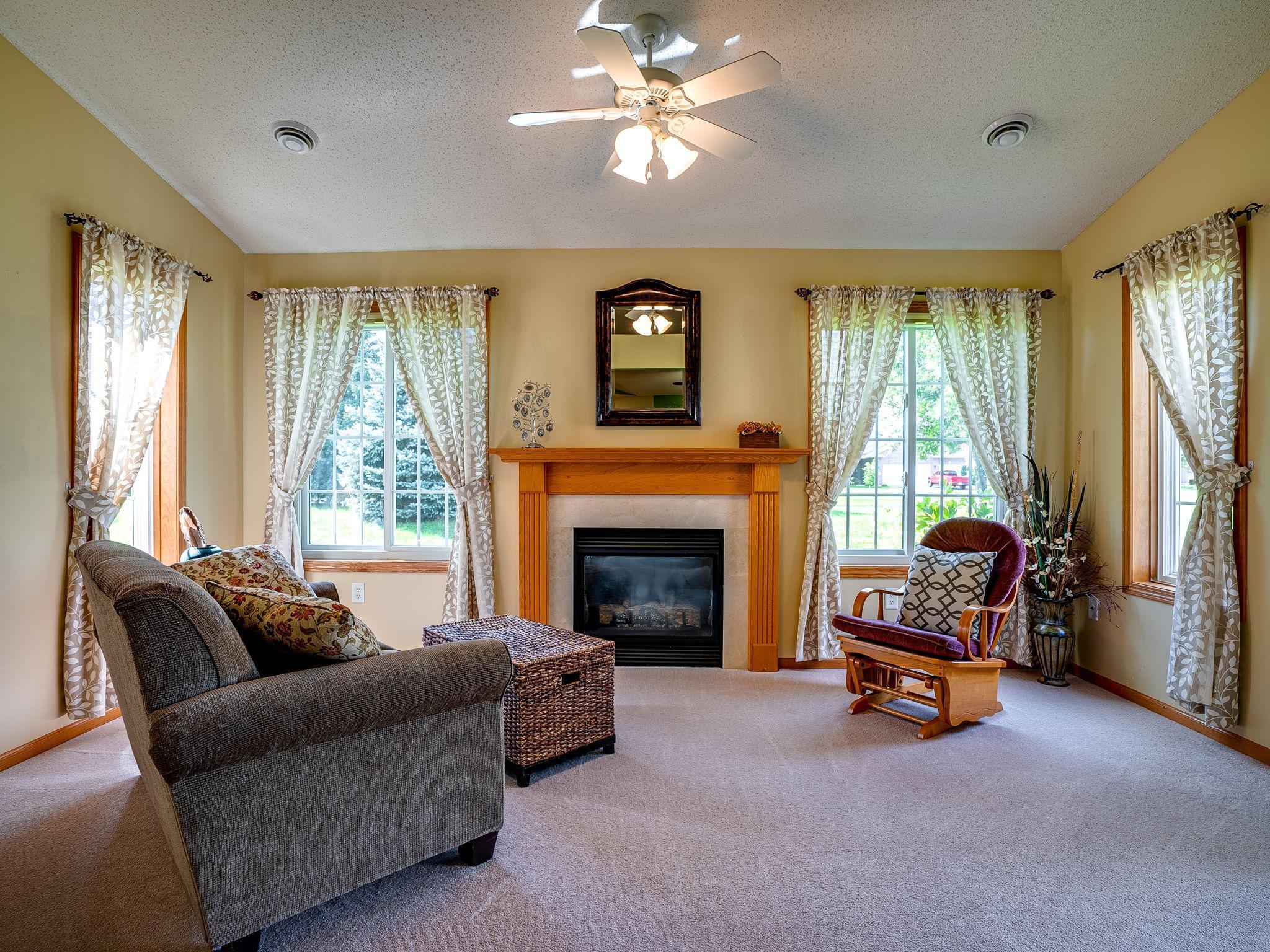 7758 Palisades Avenue NE