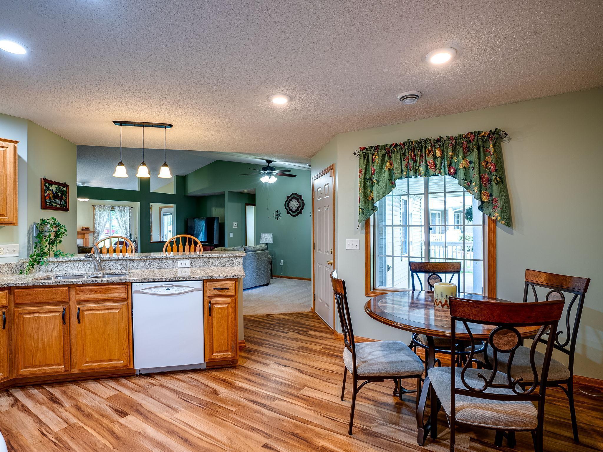 7758 Palisades Avenue NE