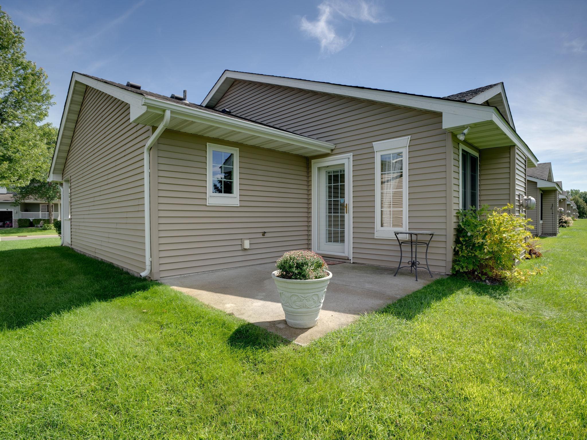 7758 Palisades Avenue NE