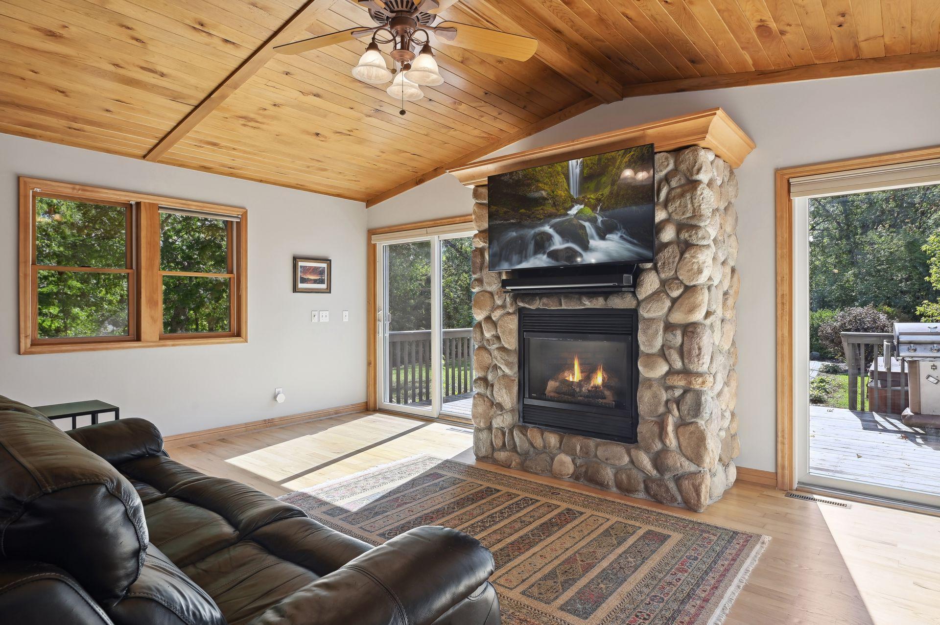 3928 Huntingdon Drive