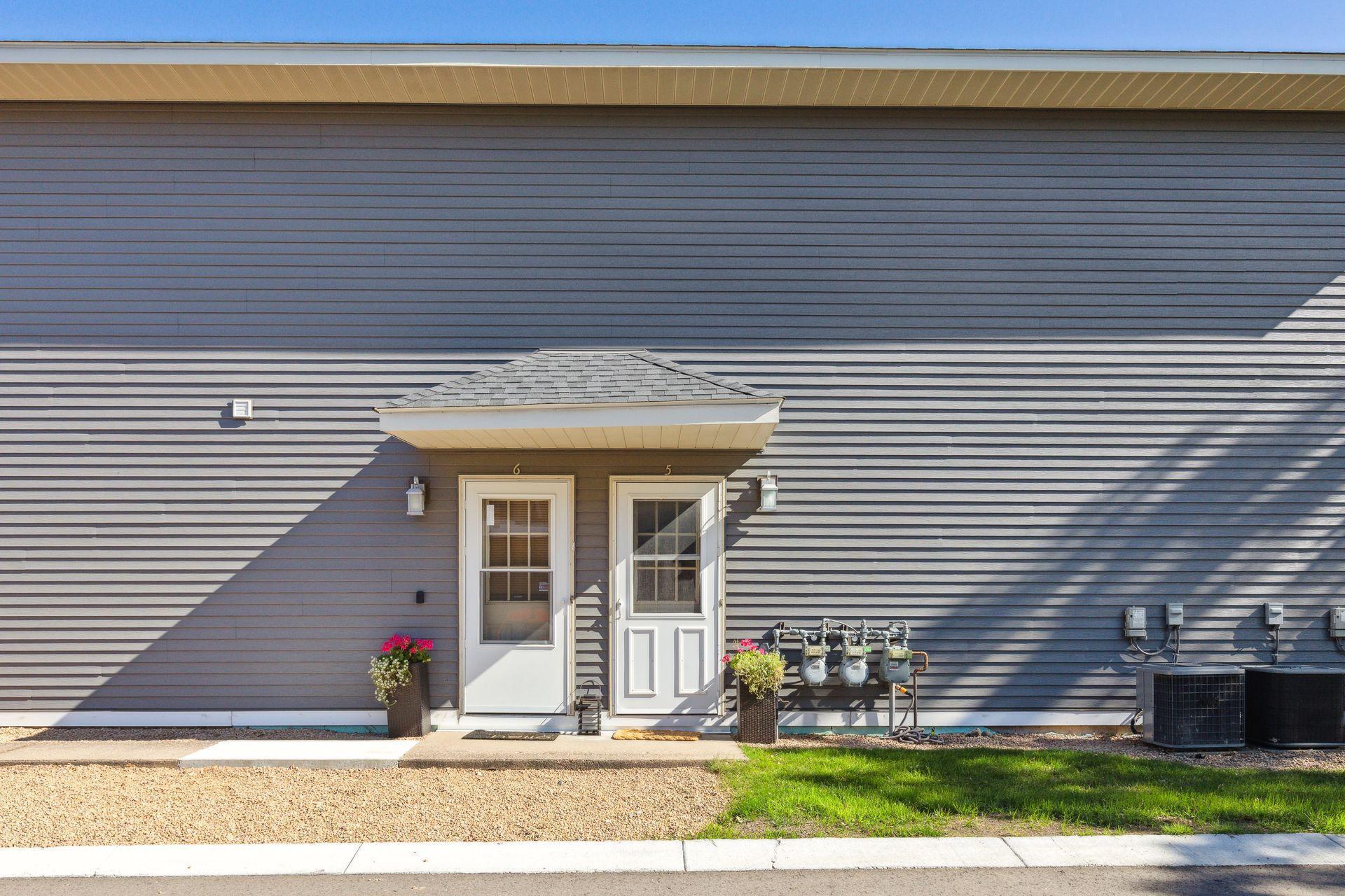 2041 N Park Drive Unit: 5