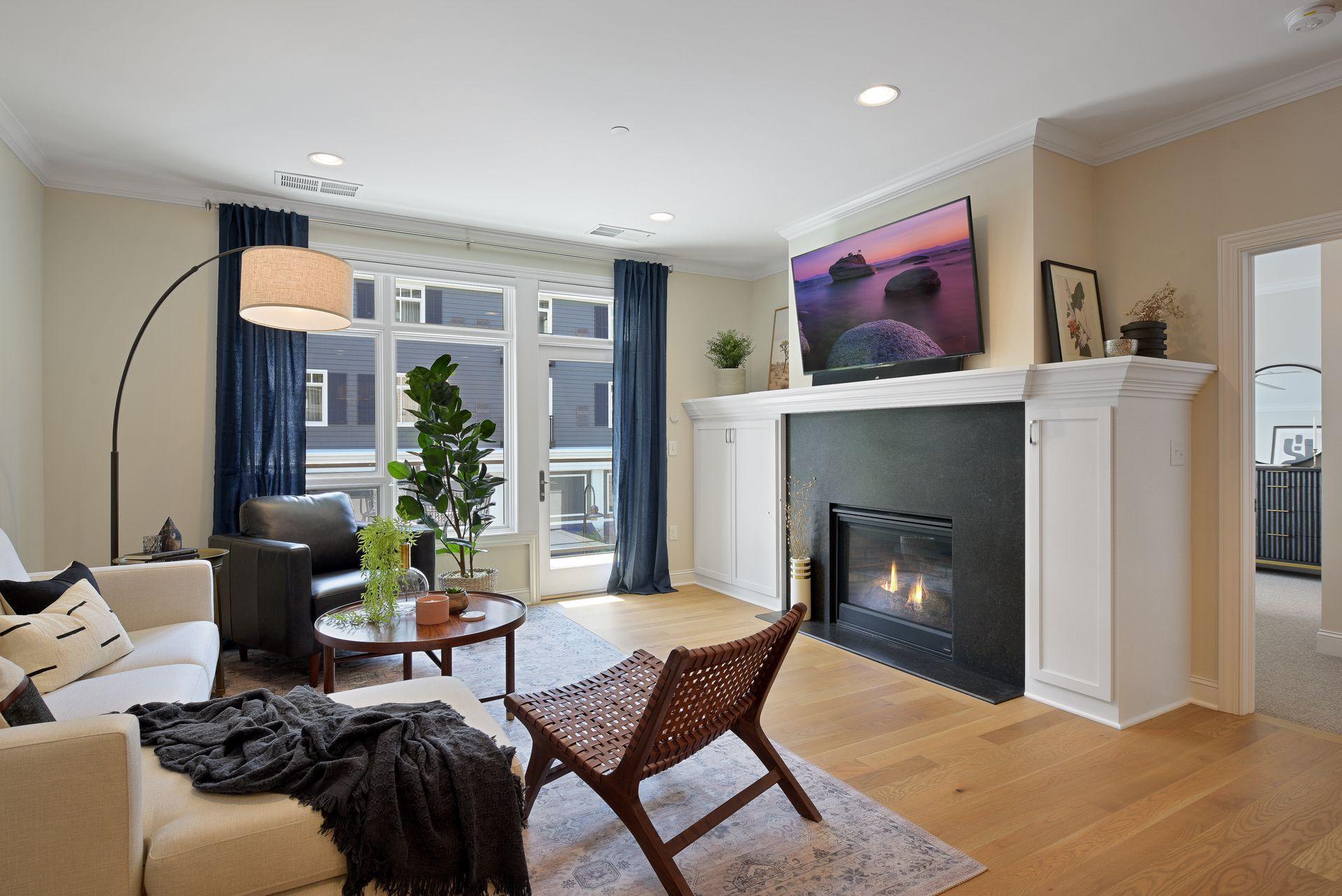 875 Lake Street N Unit: 211