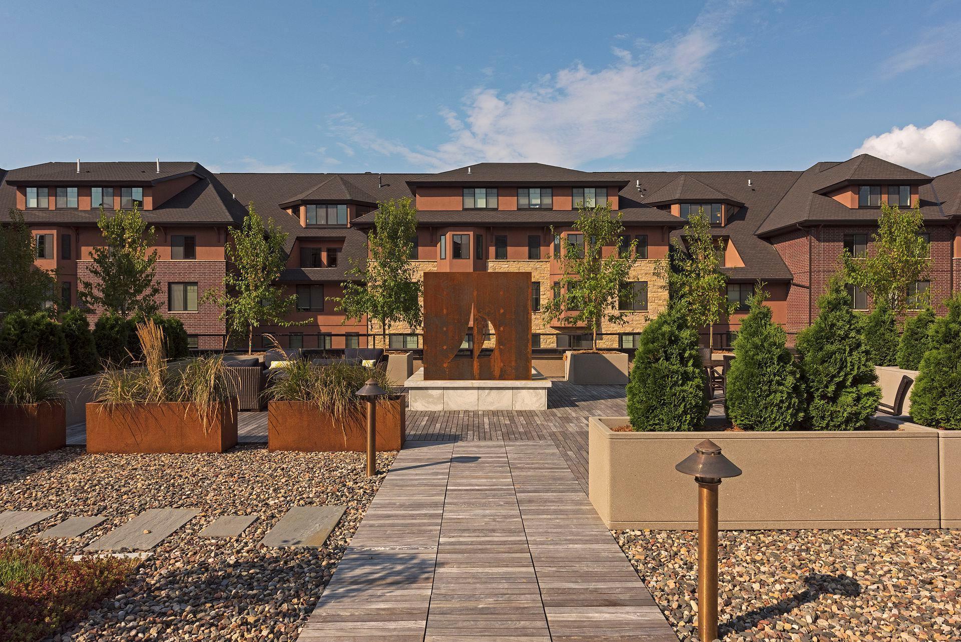 875 Lake Street N Unit: 211
