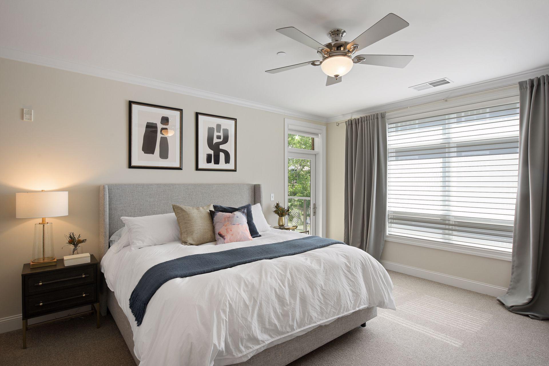 875 Lake Street N Unit: 211