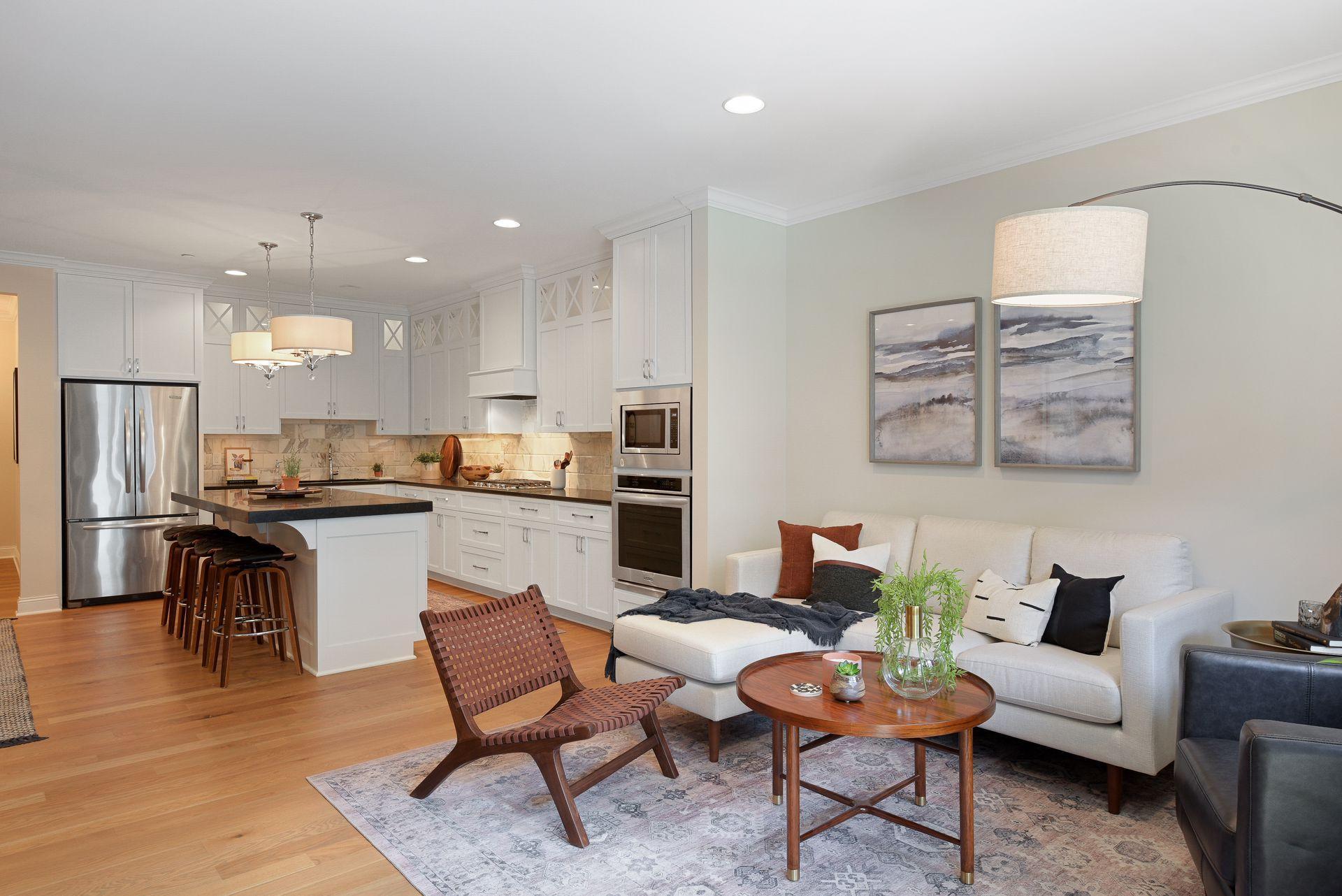 875 Lake Street N Unit: 211