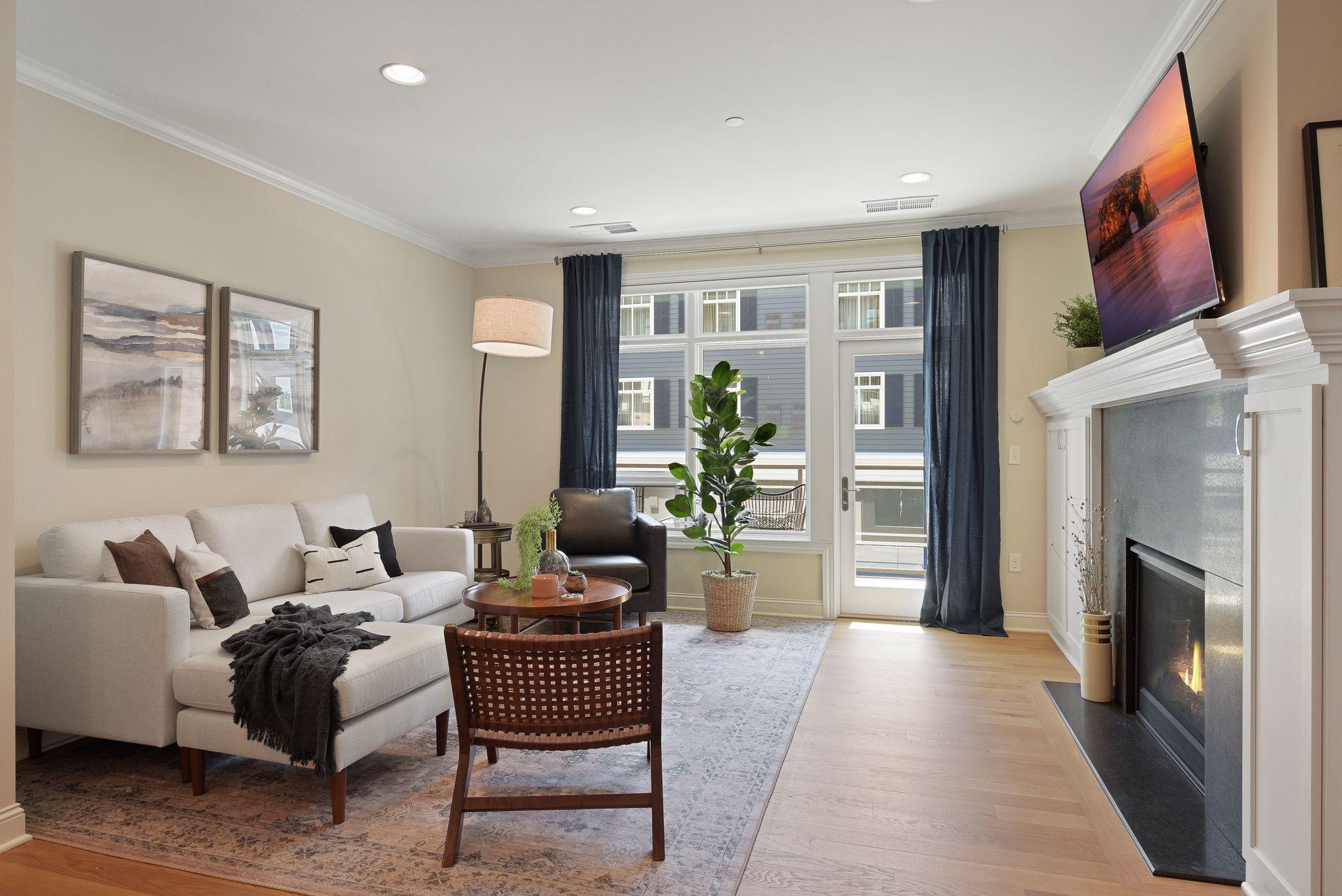 875 Lake Street N Unit: 211