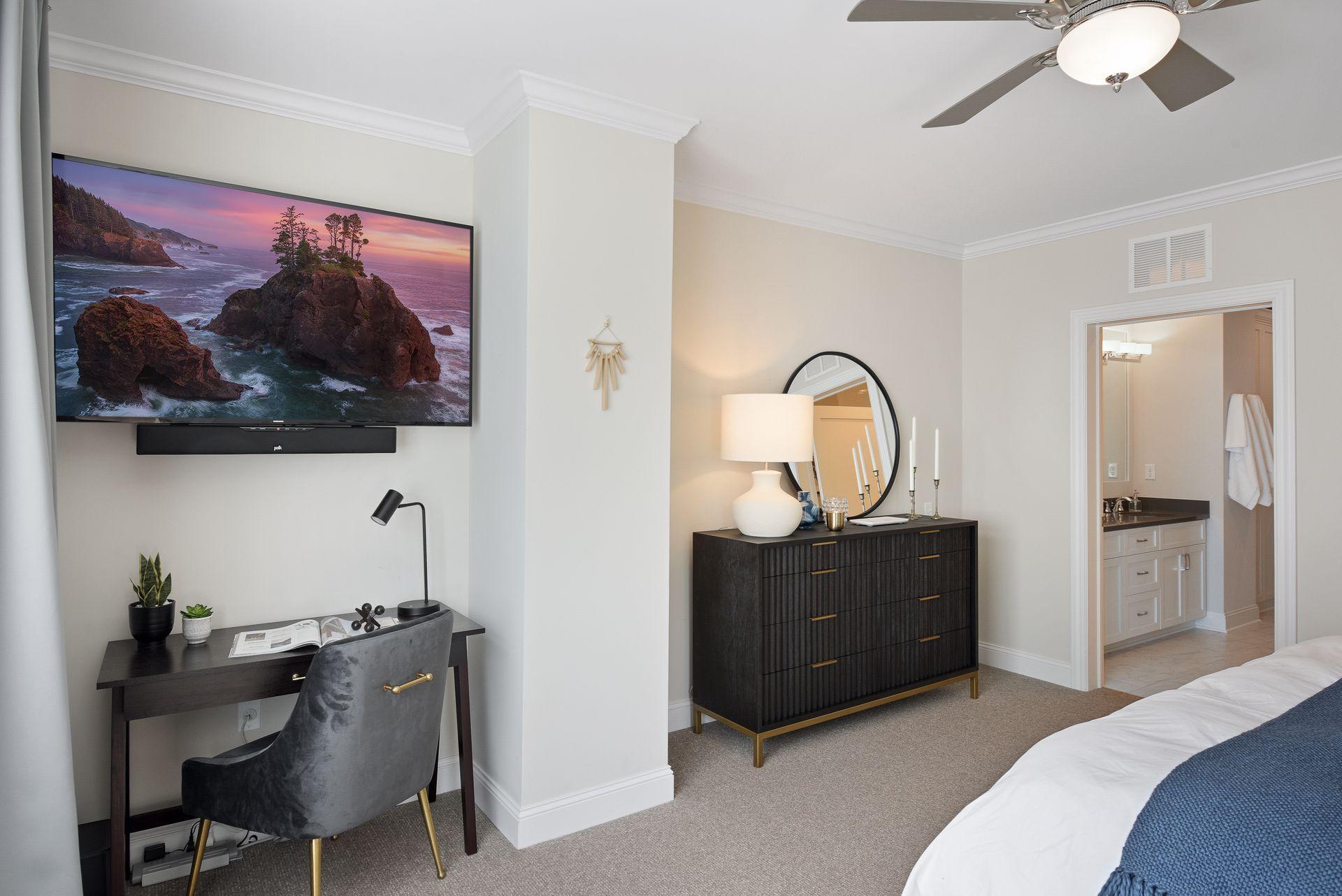 875 Lake Street N Unit: 211