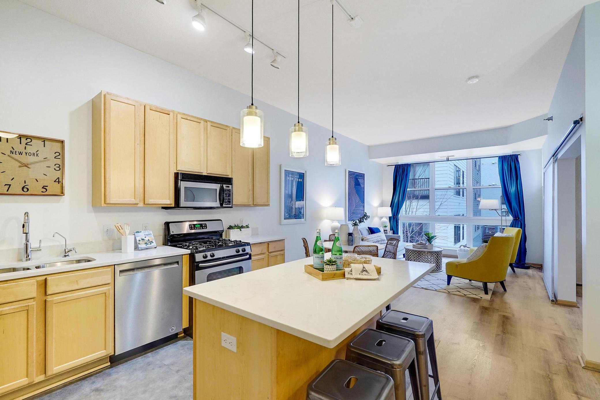 2650 University Avenue W Unit: 212