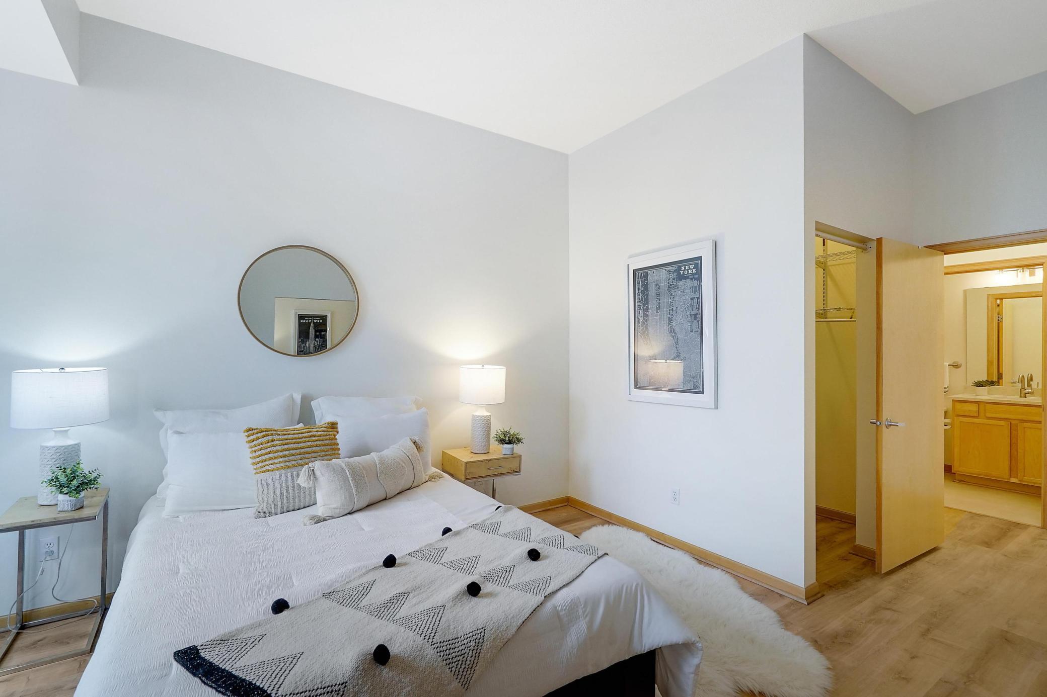 2650 University Avenue W Unit: 212