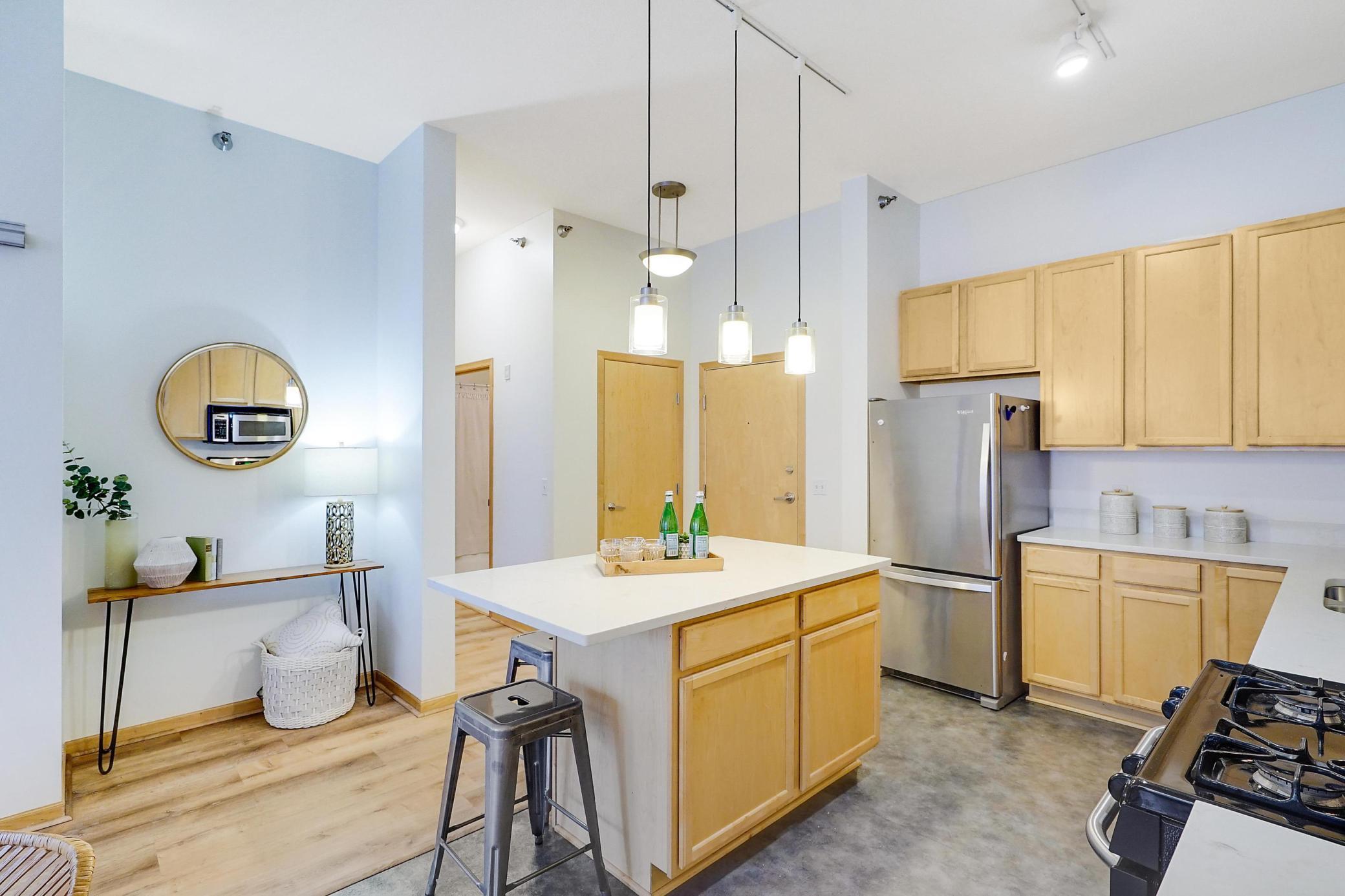 2650 University Avenue W Unit: 212