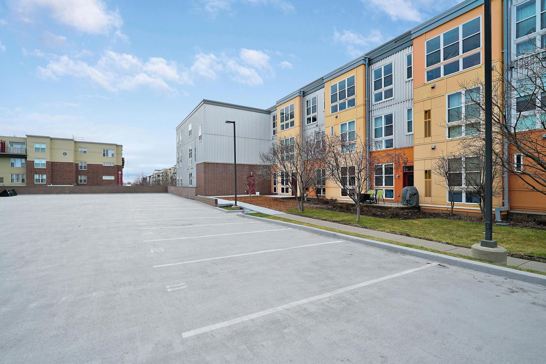 2650 University Avenue W Unit: 212