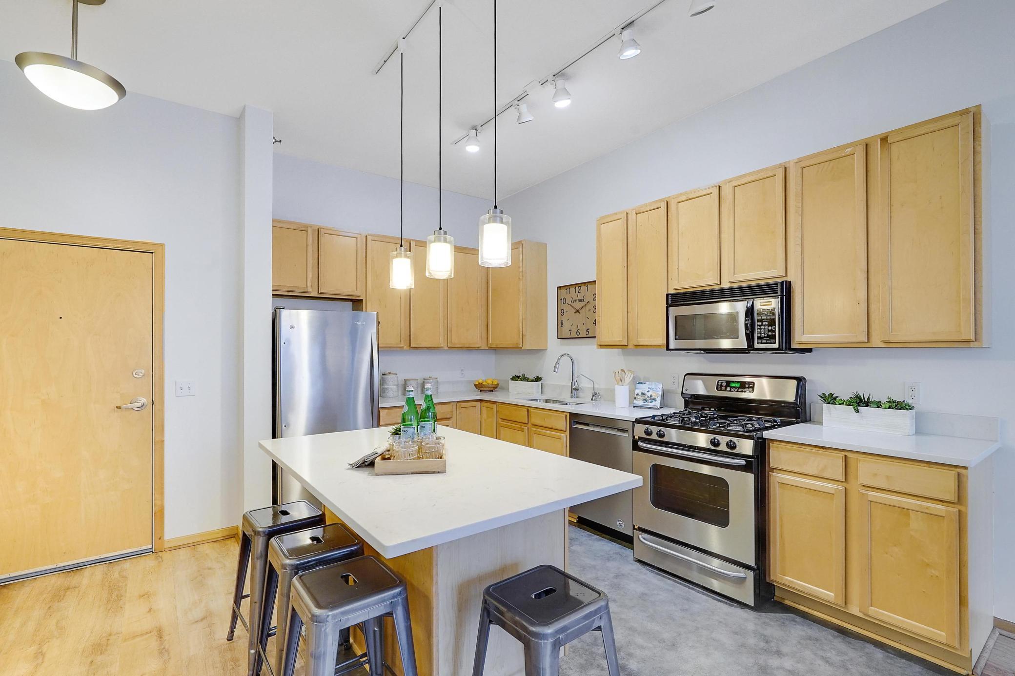 2650 University Avenue W Unit: 212