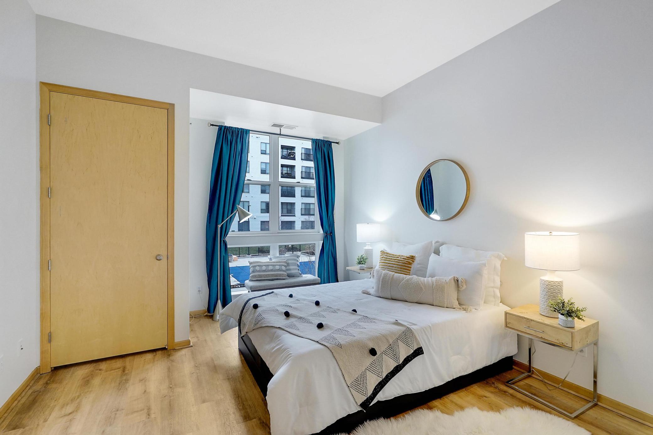 2650 University Avenue W Unit: 212