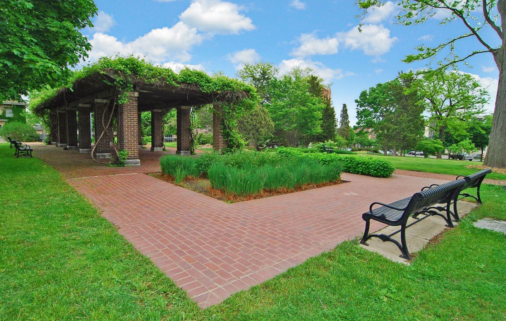 520 Ridgewood Avenue Unit: 102