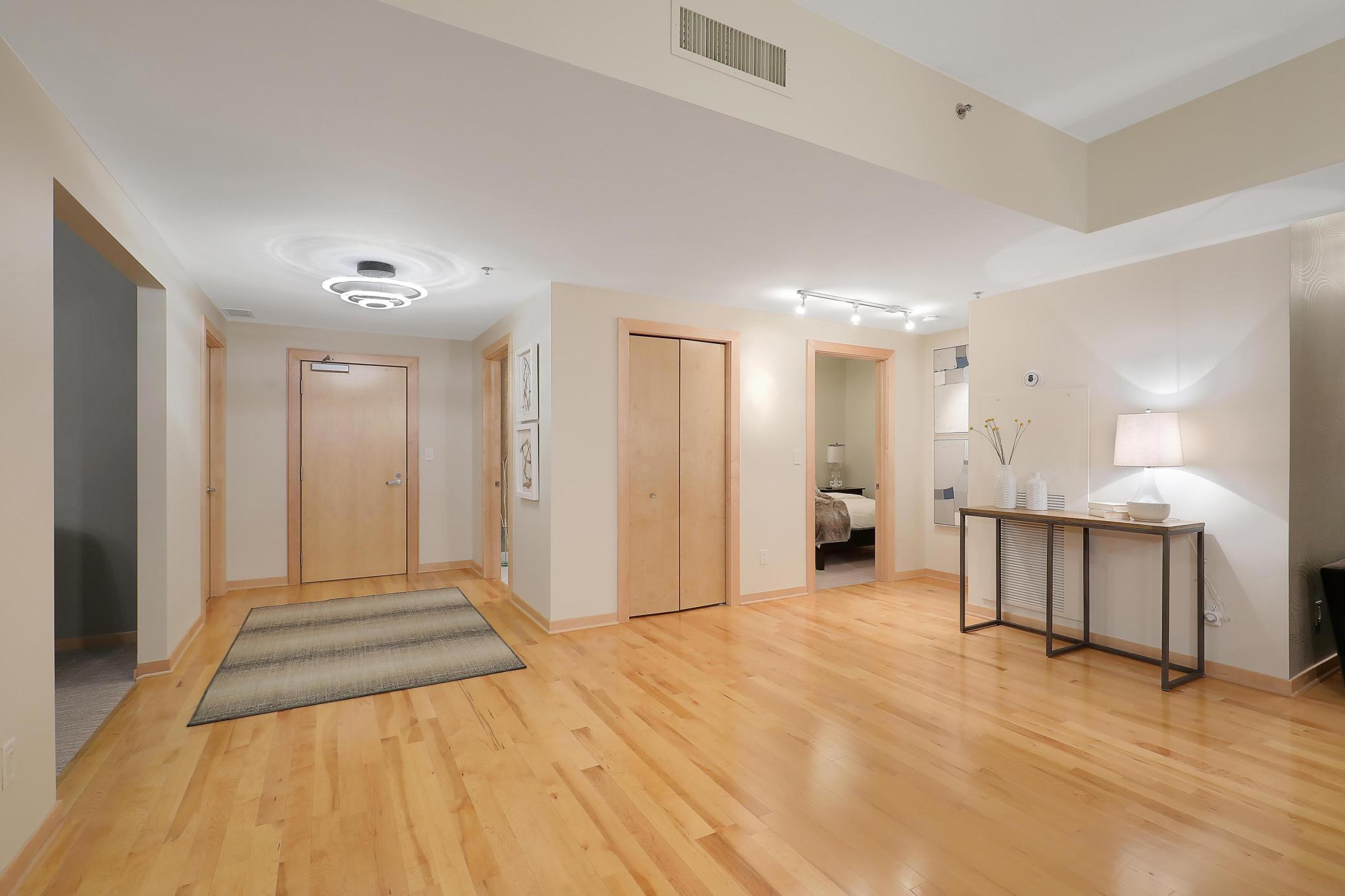 215 10th Avenue S Unit: 414