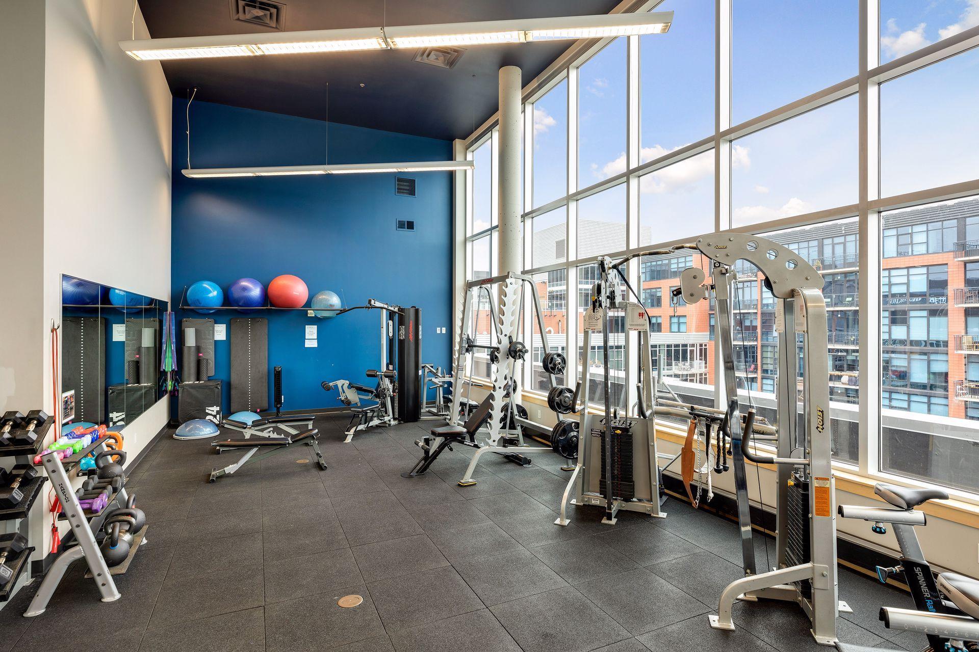 215 10th Avenue S Unit: 414