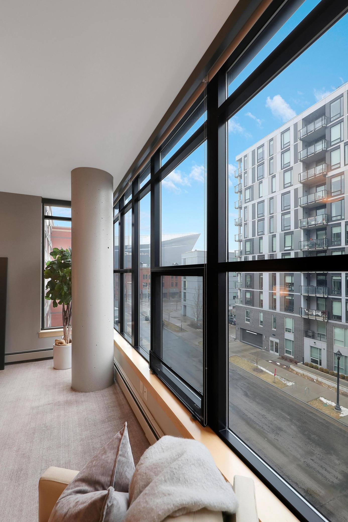 215 10th Avenue S Unit: 414