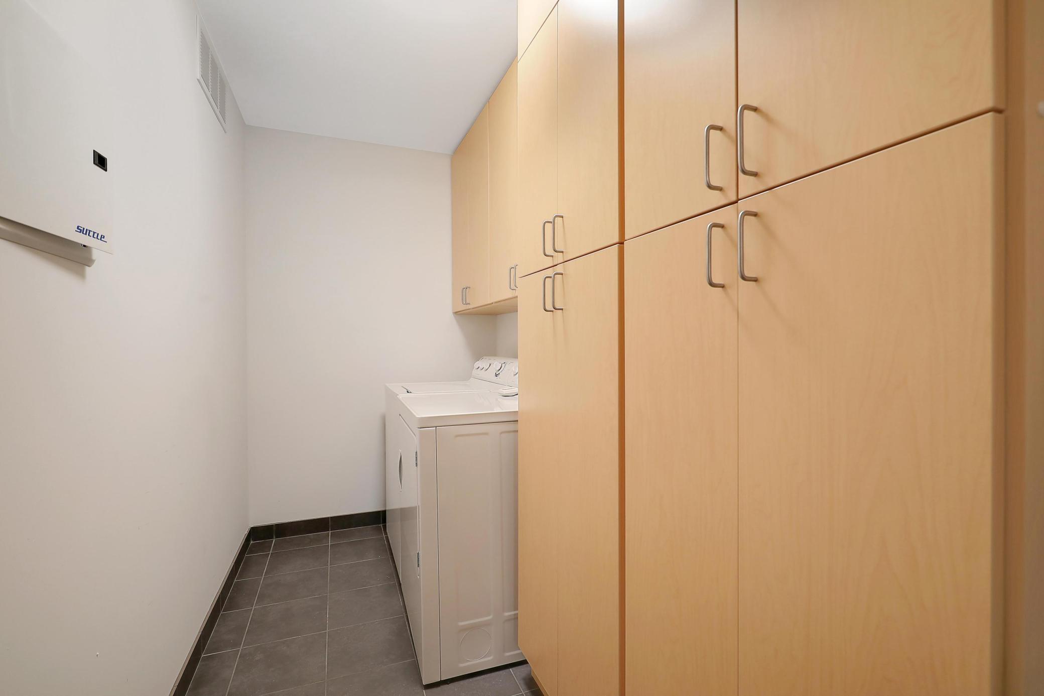 215 10th Avenue S Unit: 414