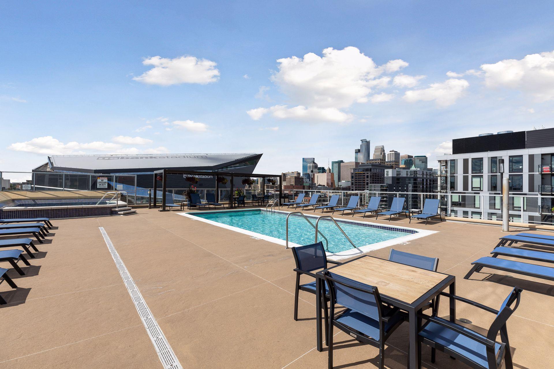 215 10th Avenue S Unit: 414