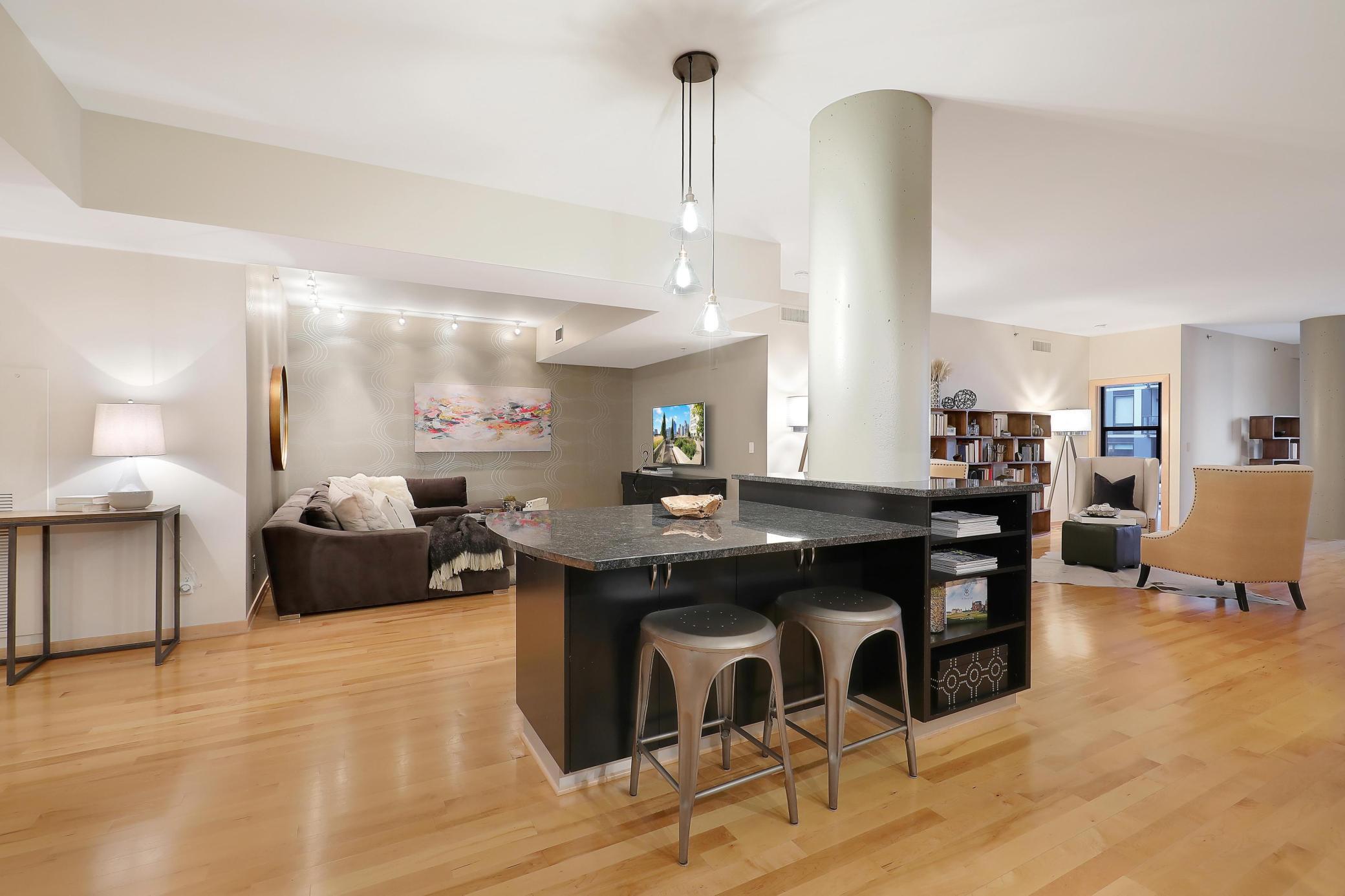 215 10th Avenue S Unit: 414