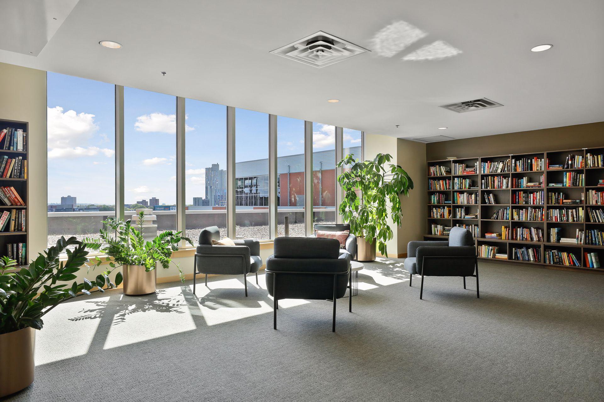 215 10th Avenue S Unit: 414