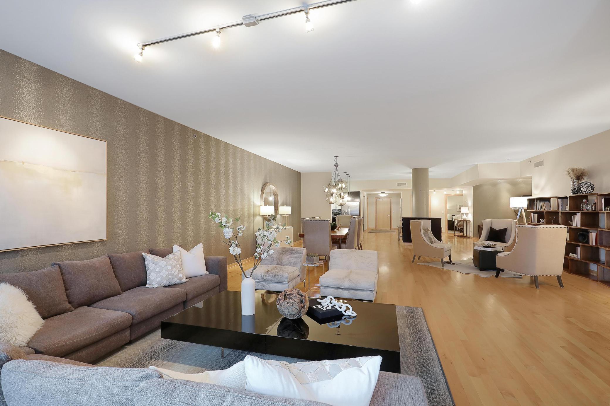 215 10th Avenue S Unit: 414