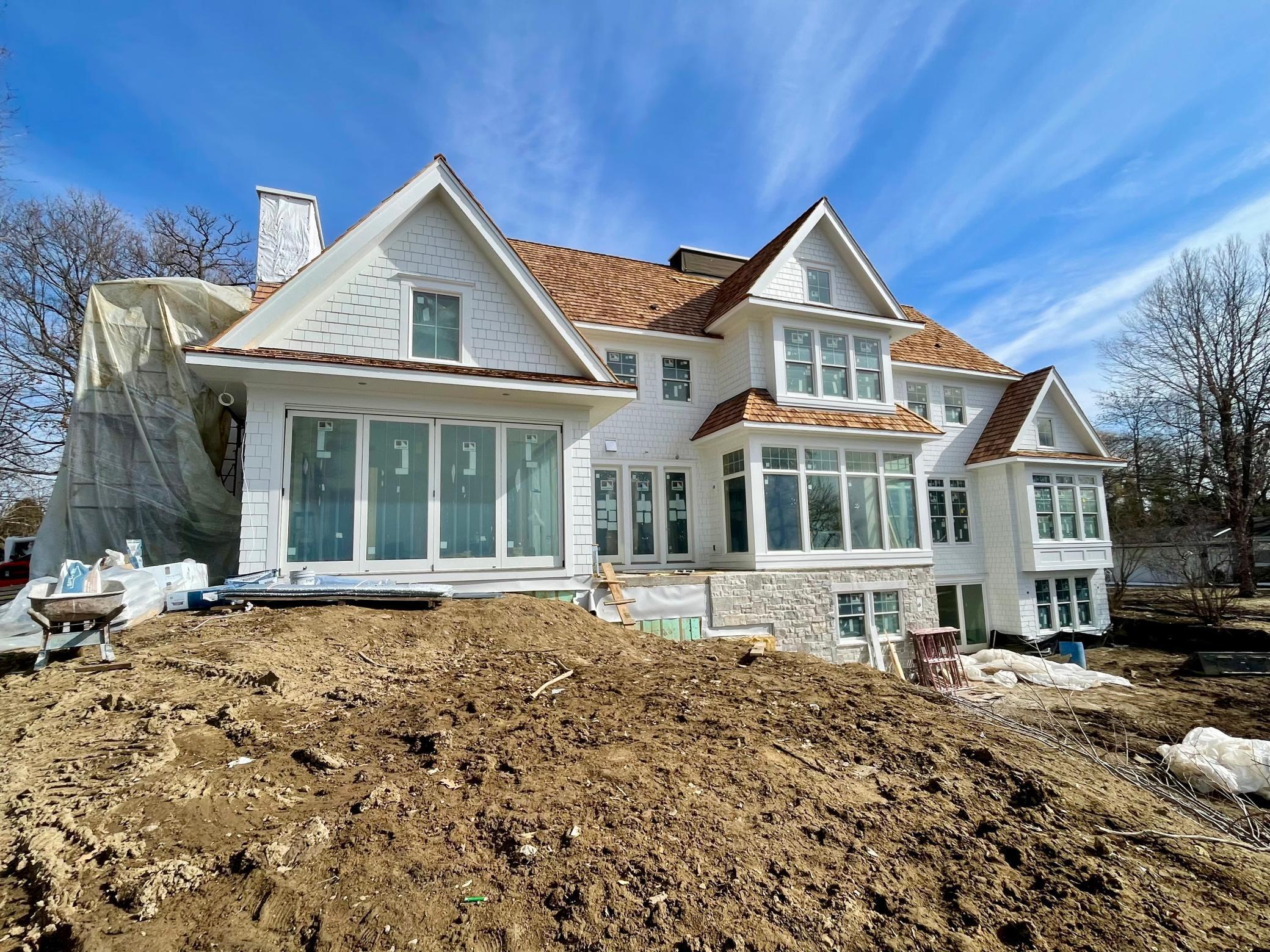 2475 Dunwoody Avenue