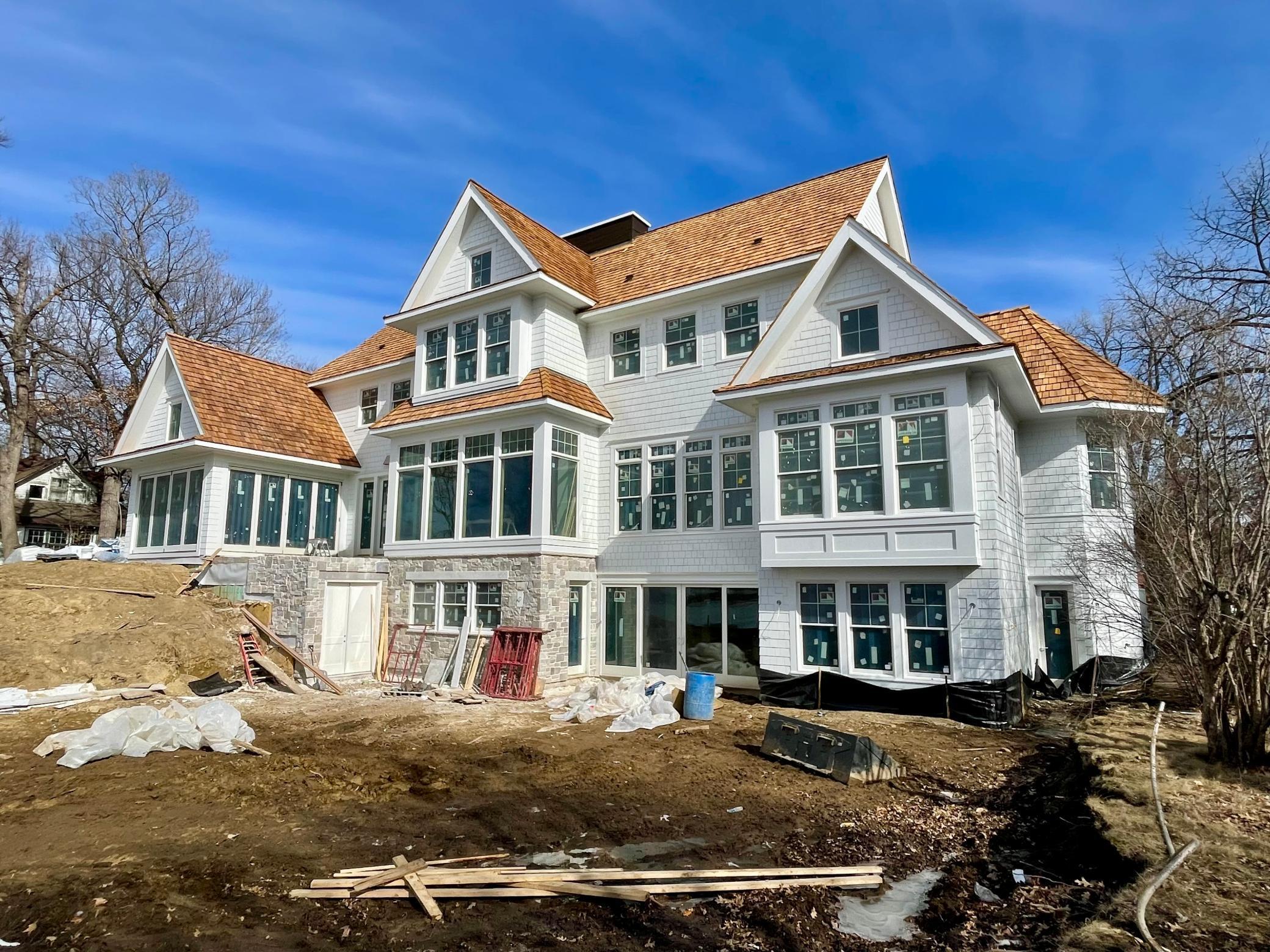 2475 Dunwoody Avenue