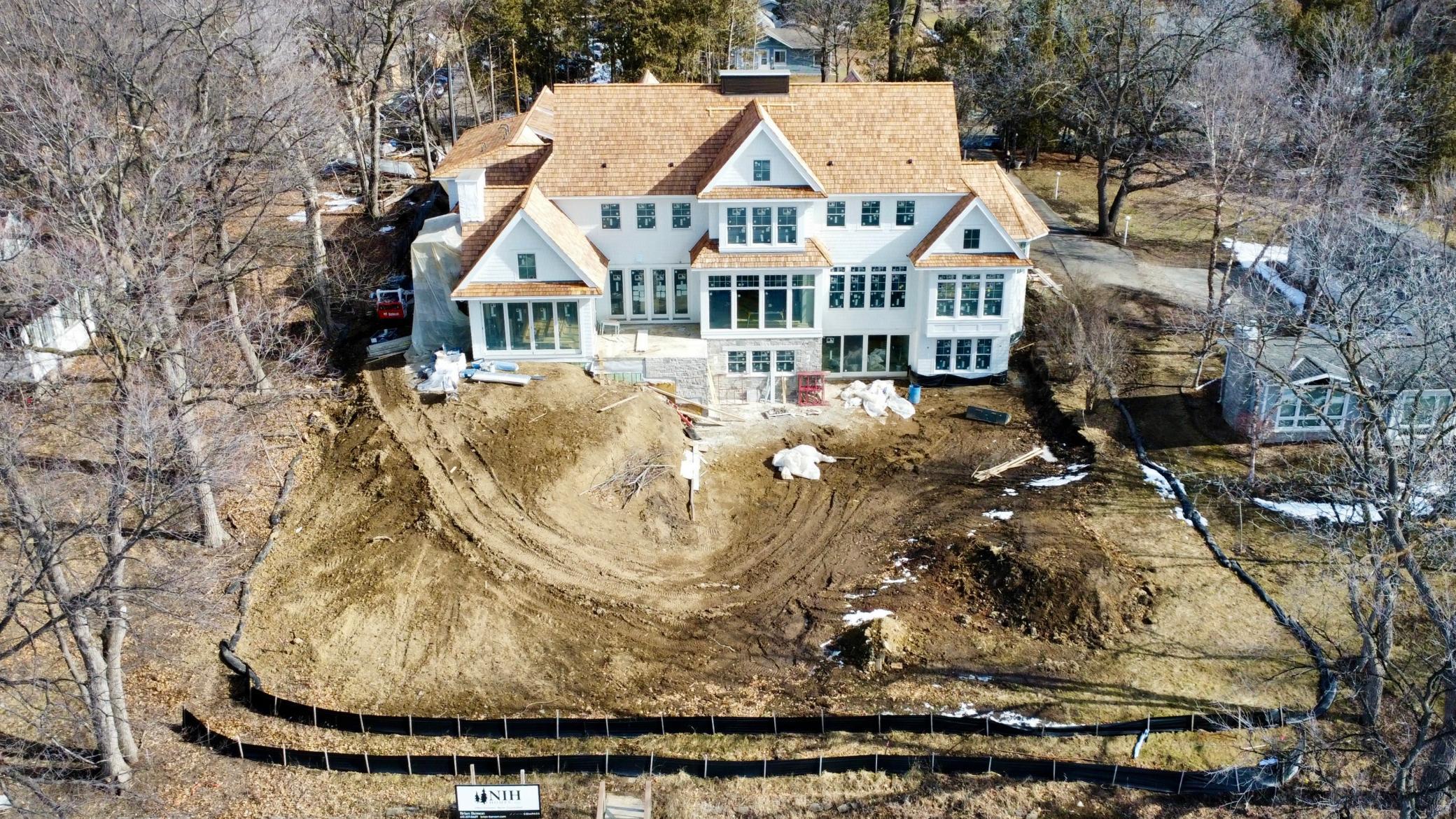 2475 Dunwoody Avenue