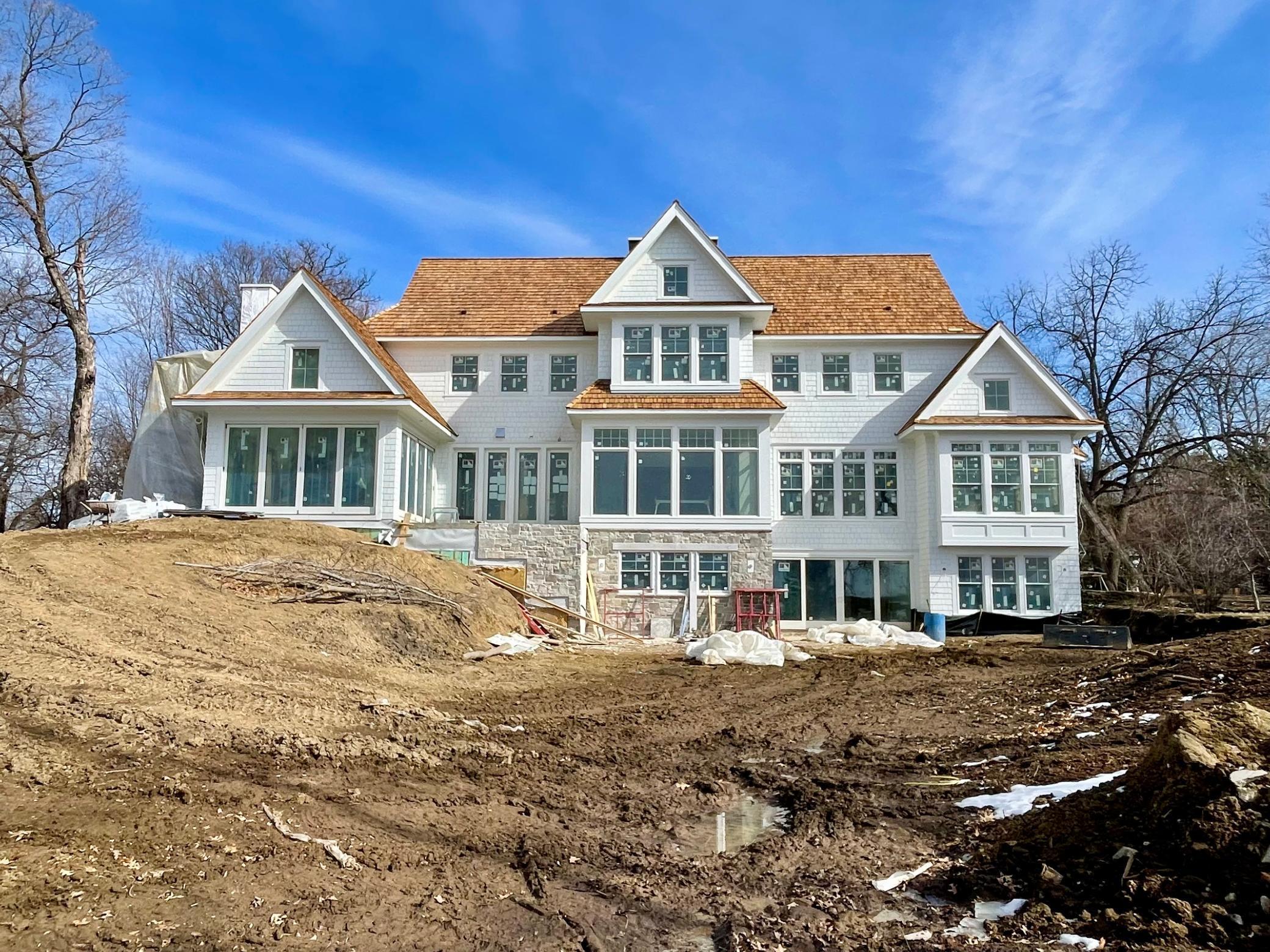 2475 Dunwoody Avenue