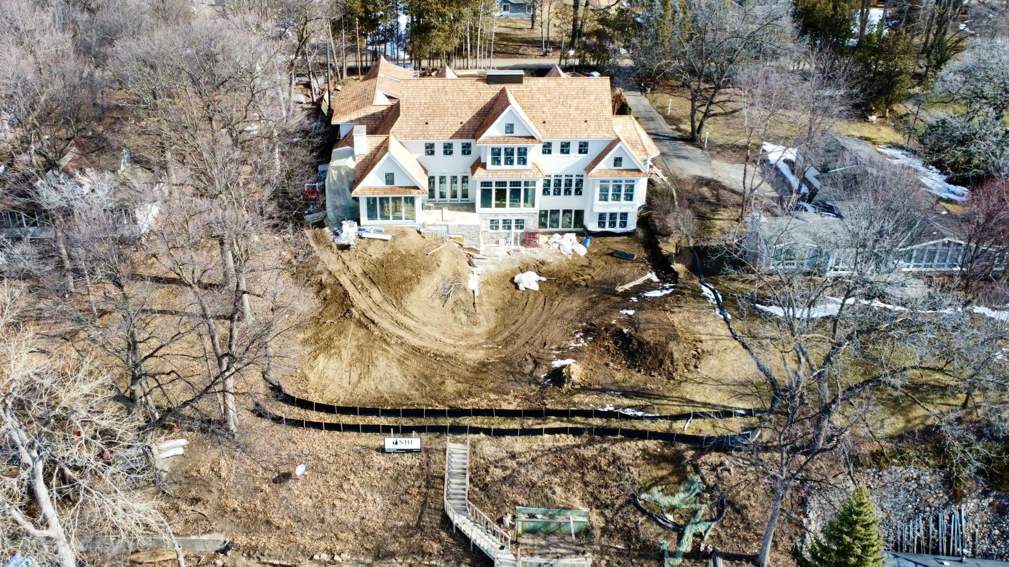 2475 Dunwoody Avenue