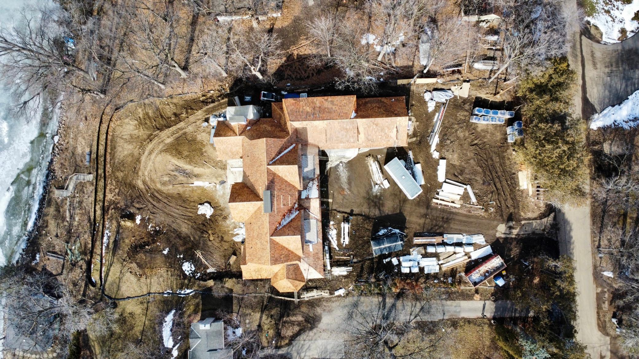 2475 Dunwoody Avenue