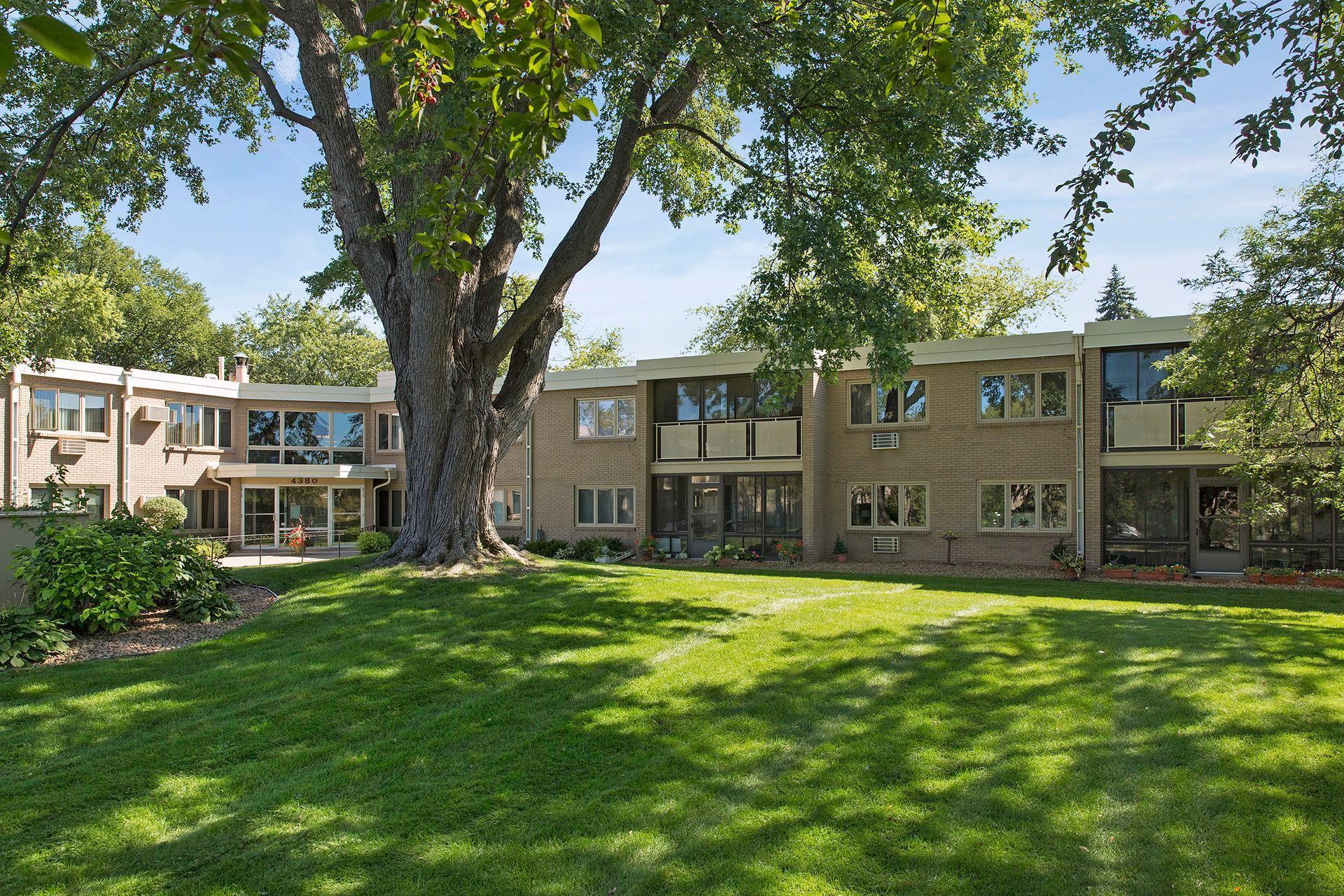 4380 Brookside Court Unit: 121