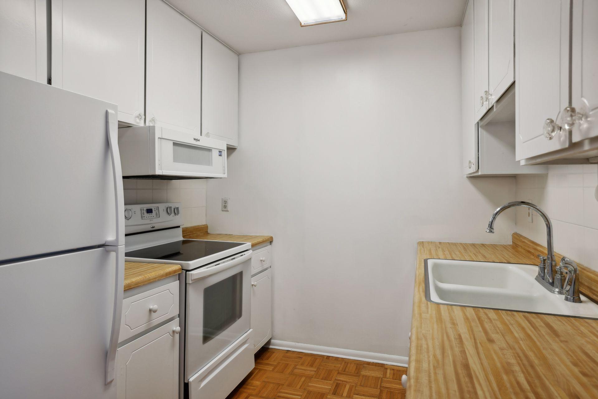 4380 Brookside Court Unit: 121