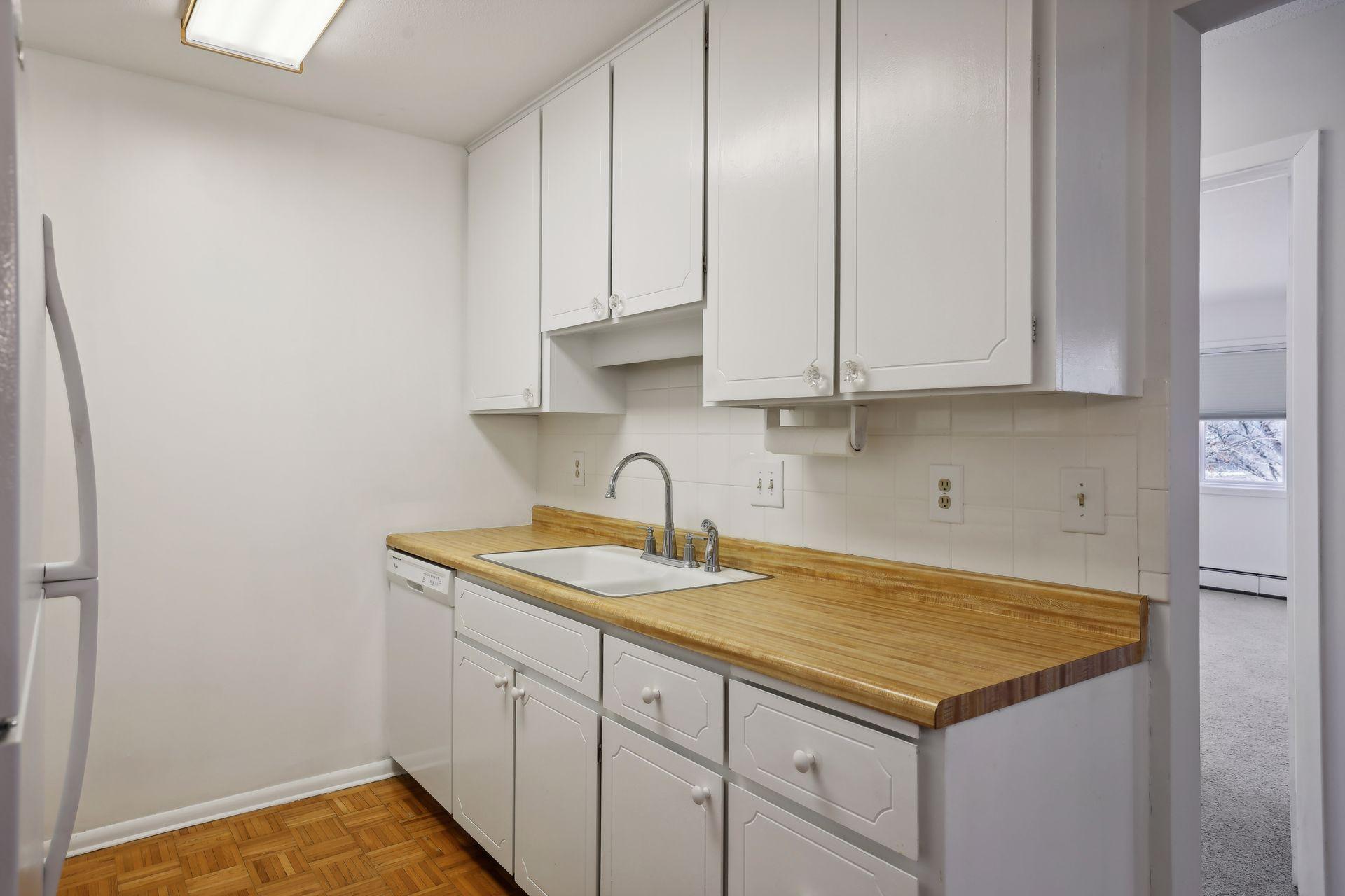 4380 Brookside Court Unit: 121