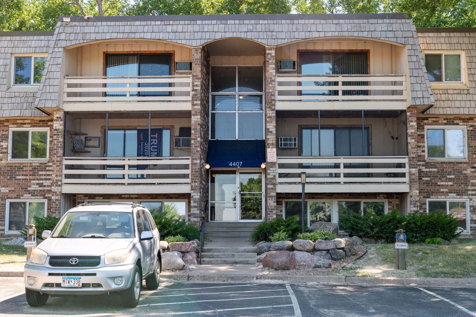 4407 Wilshire Boulevard Unit: 305