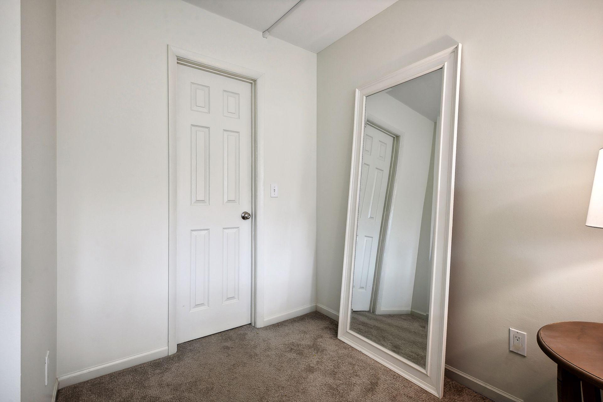 4407 Wilshire Boulevard Unit: 305