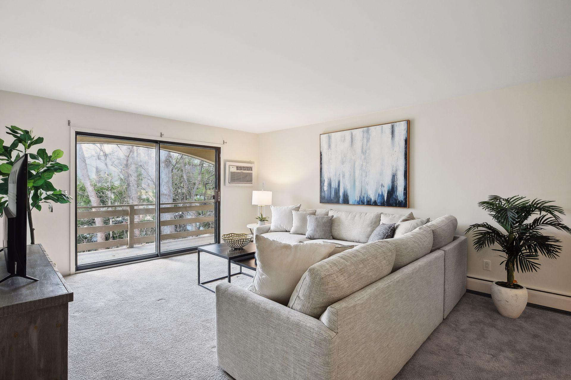 4407 Wilshire Boulevard Unit: 305
