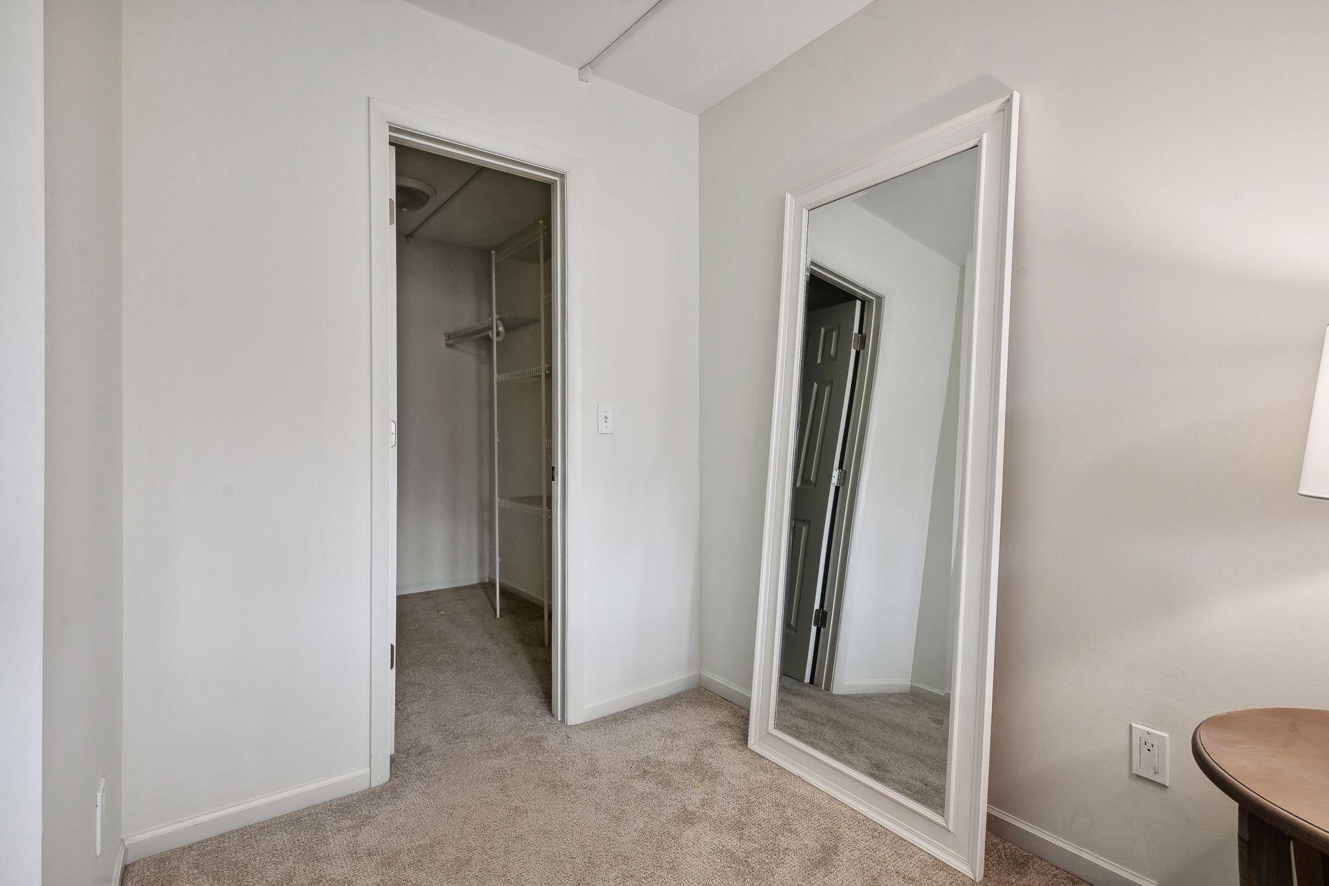 4407 Wilshire Boulevard Unit: 305