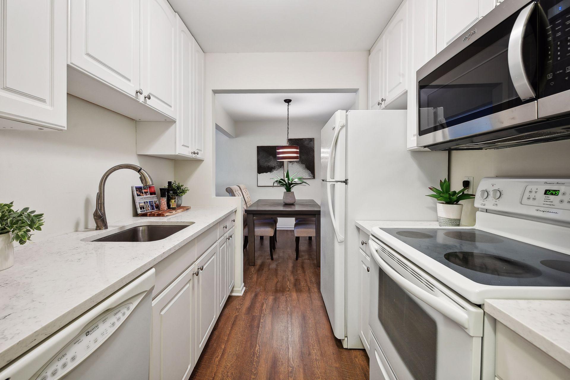 4407 Wilshire Boulevard Unit: 305