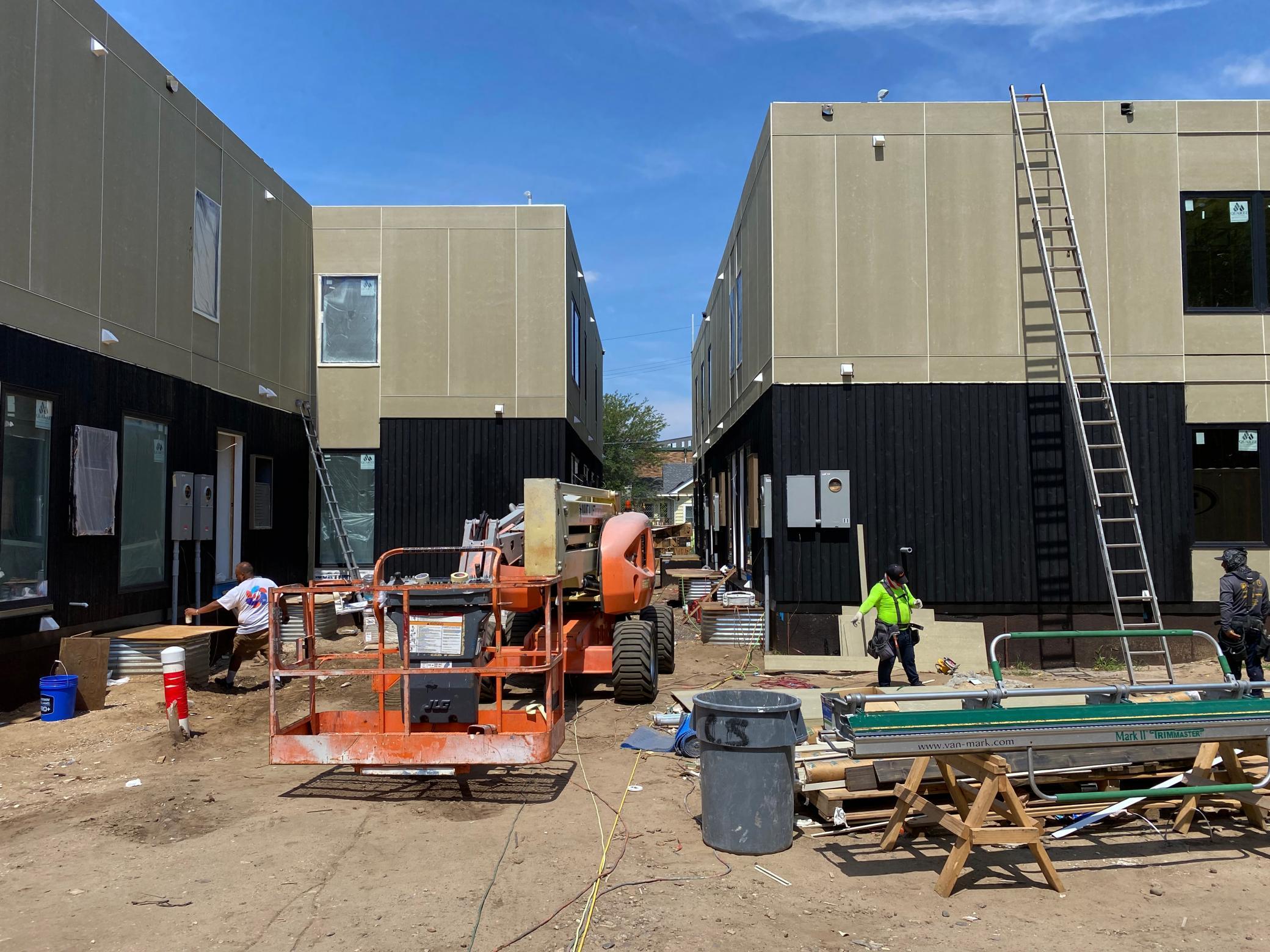 636 22nd Avenue NE Unit: #5